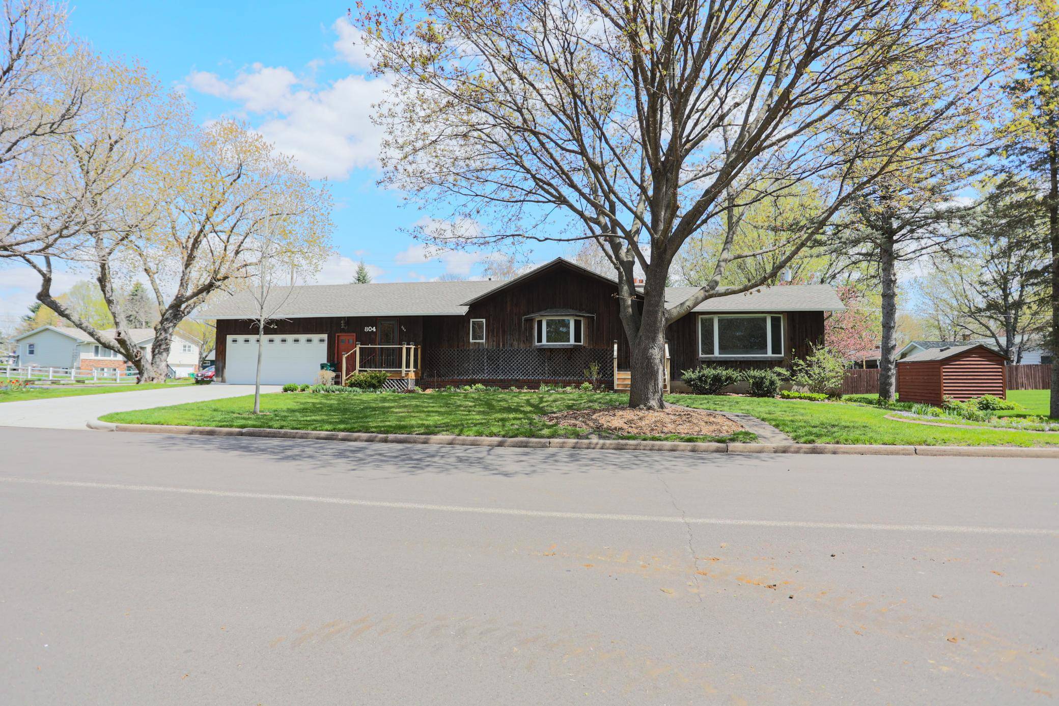 804 Valley View DR, River Falls, WI 54022