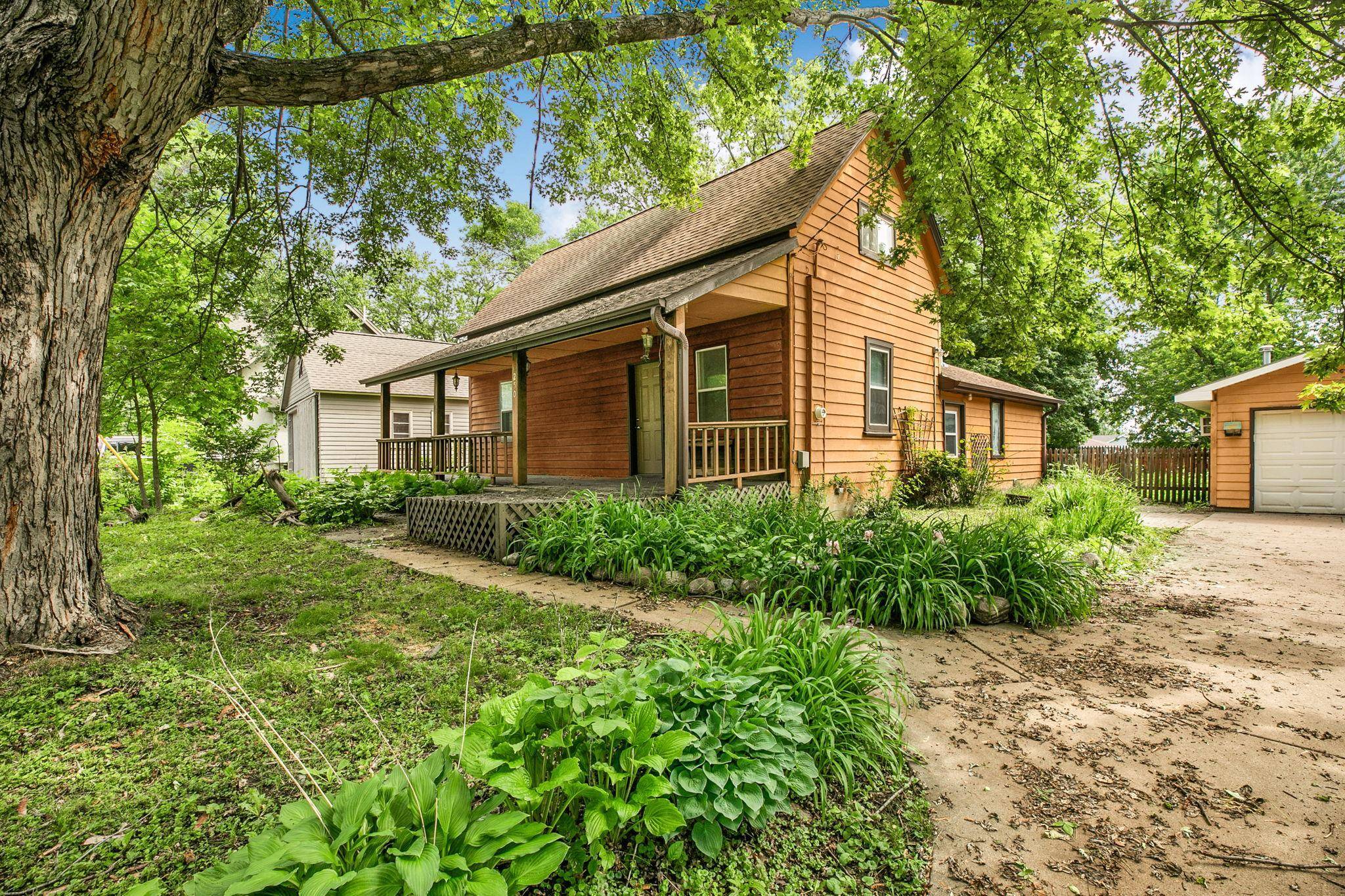 250 2nd ST, Dassel, MN 55325