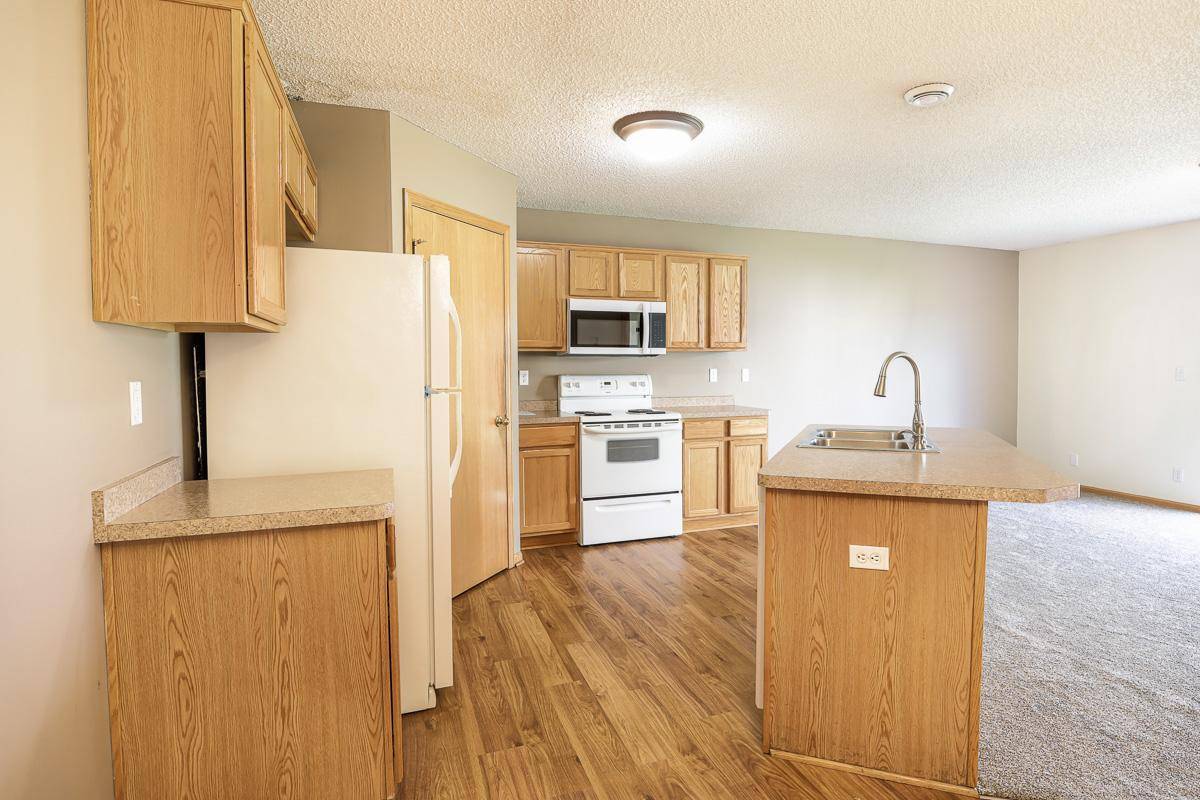 1215 West Edge PL, New Richmond, WI 54017