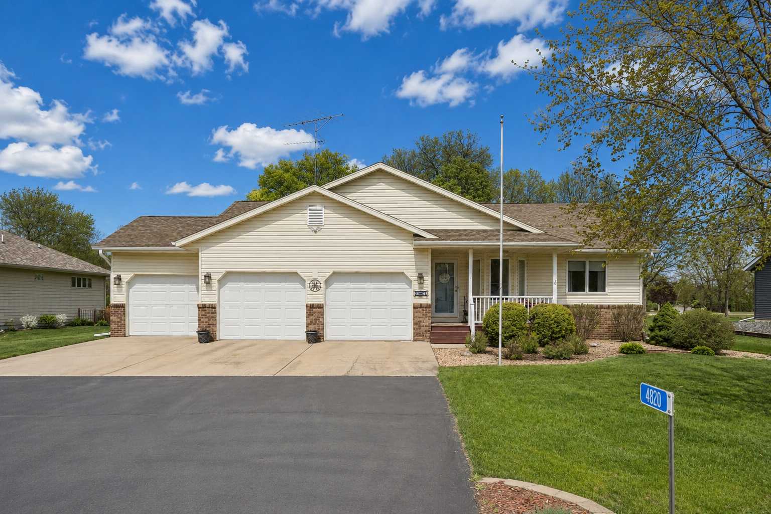 4820 Echo CT, Faribault, MN 55021