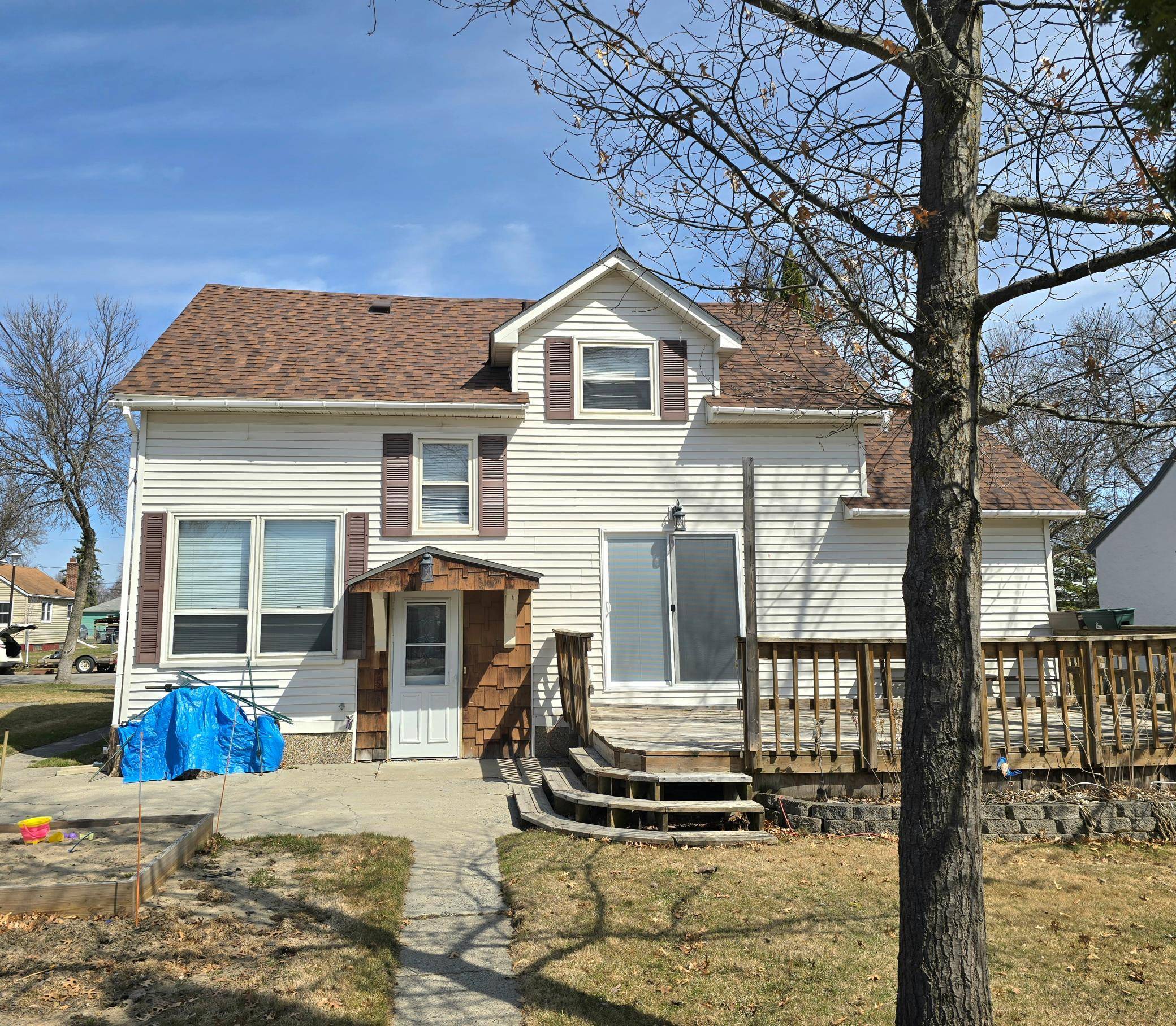 1011 10th ST, International Falls, MN 56649