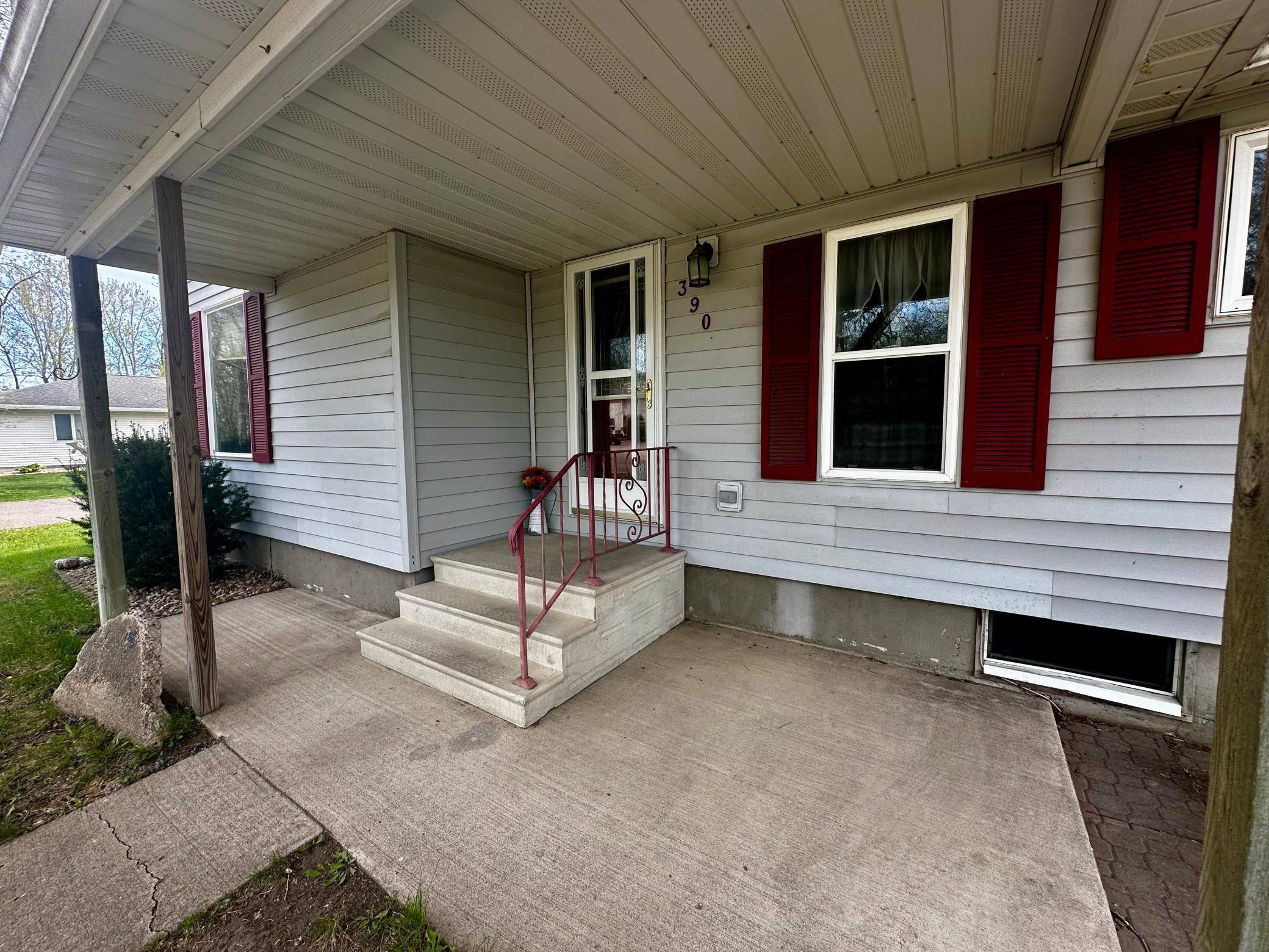 390 N Broadway ST, Vesta, MN 56292