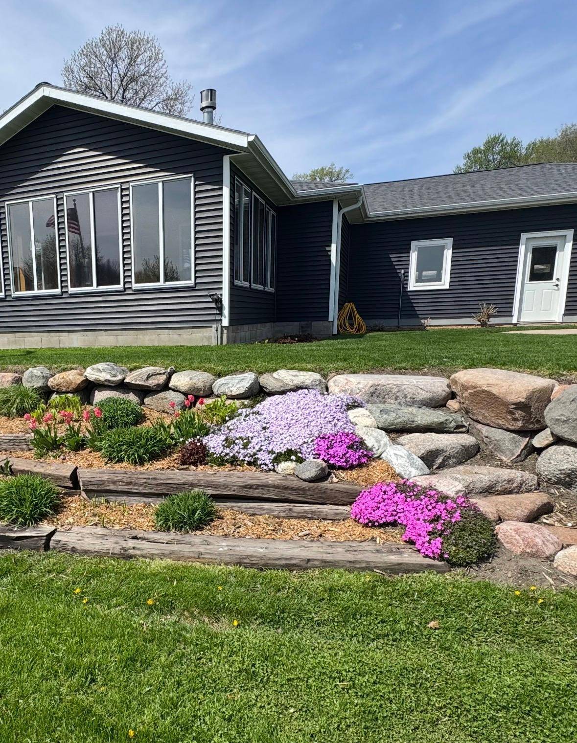 344 Oak ST N, Vesta, MN 56292