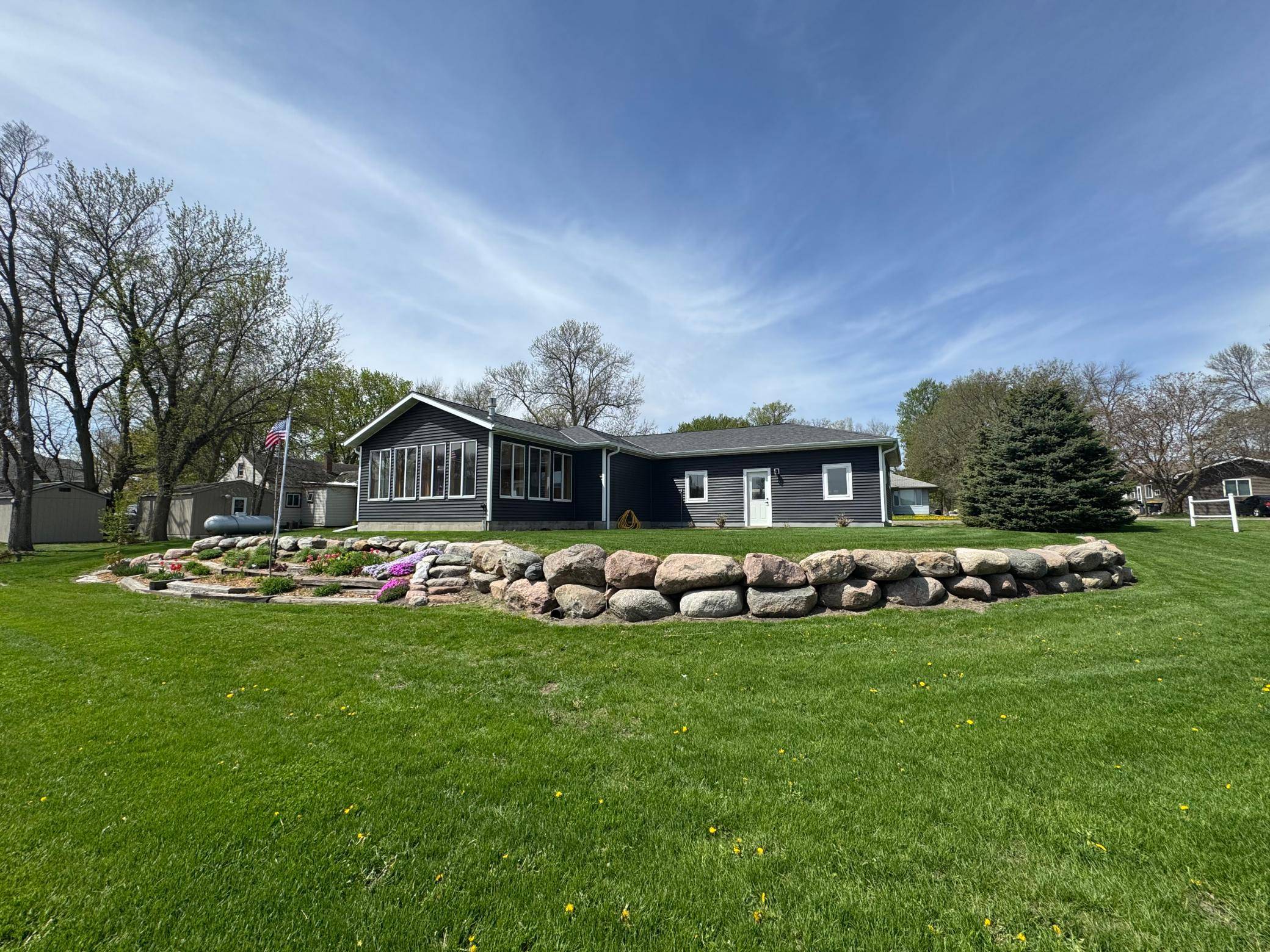 344 Oak ST N, Vesta, MN 56292