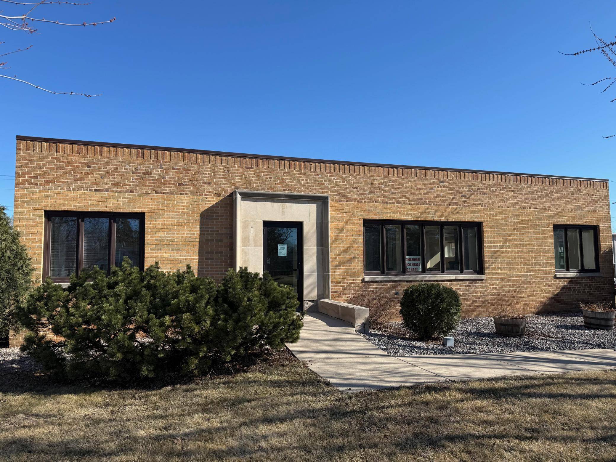 903 3rd ST NE, Roseau, MN 56751