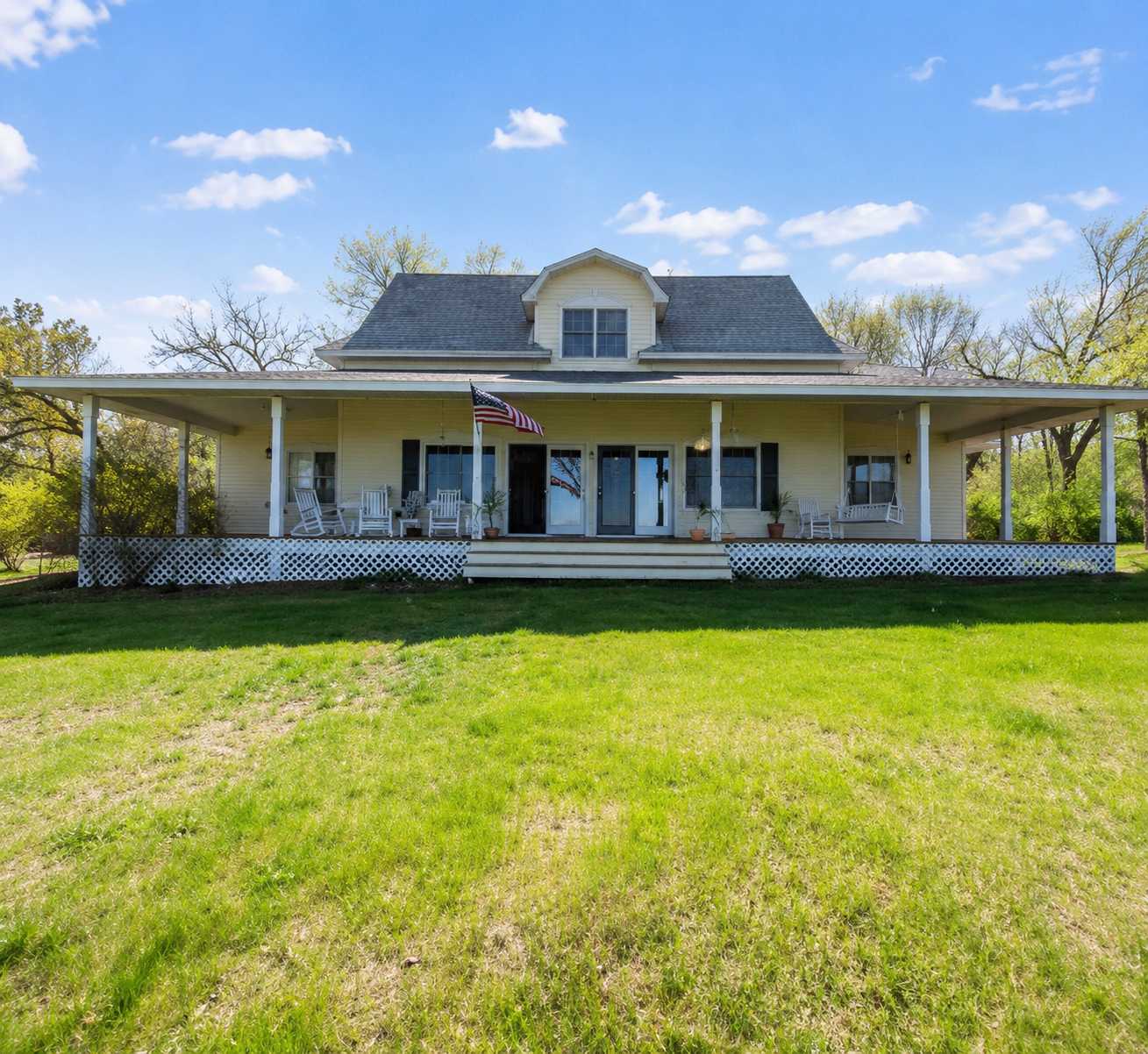1007 Van Dyke RD NW, Alexandria, MN 56308