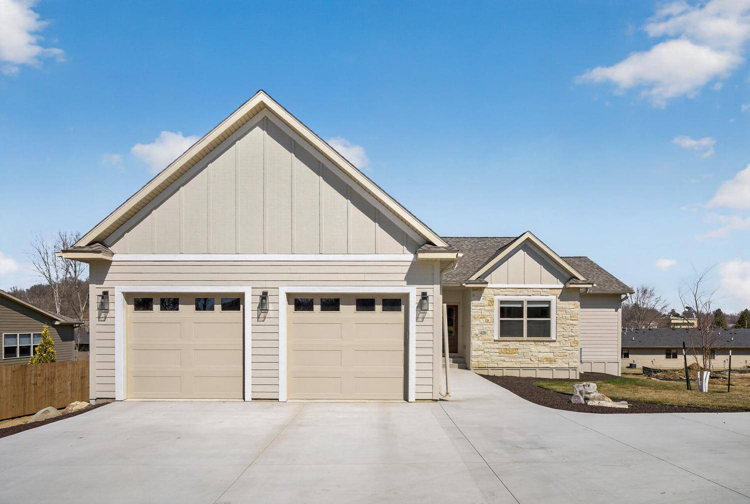 428 8th ST SW, Pine Island, MN 55963