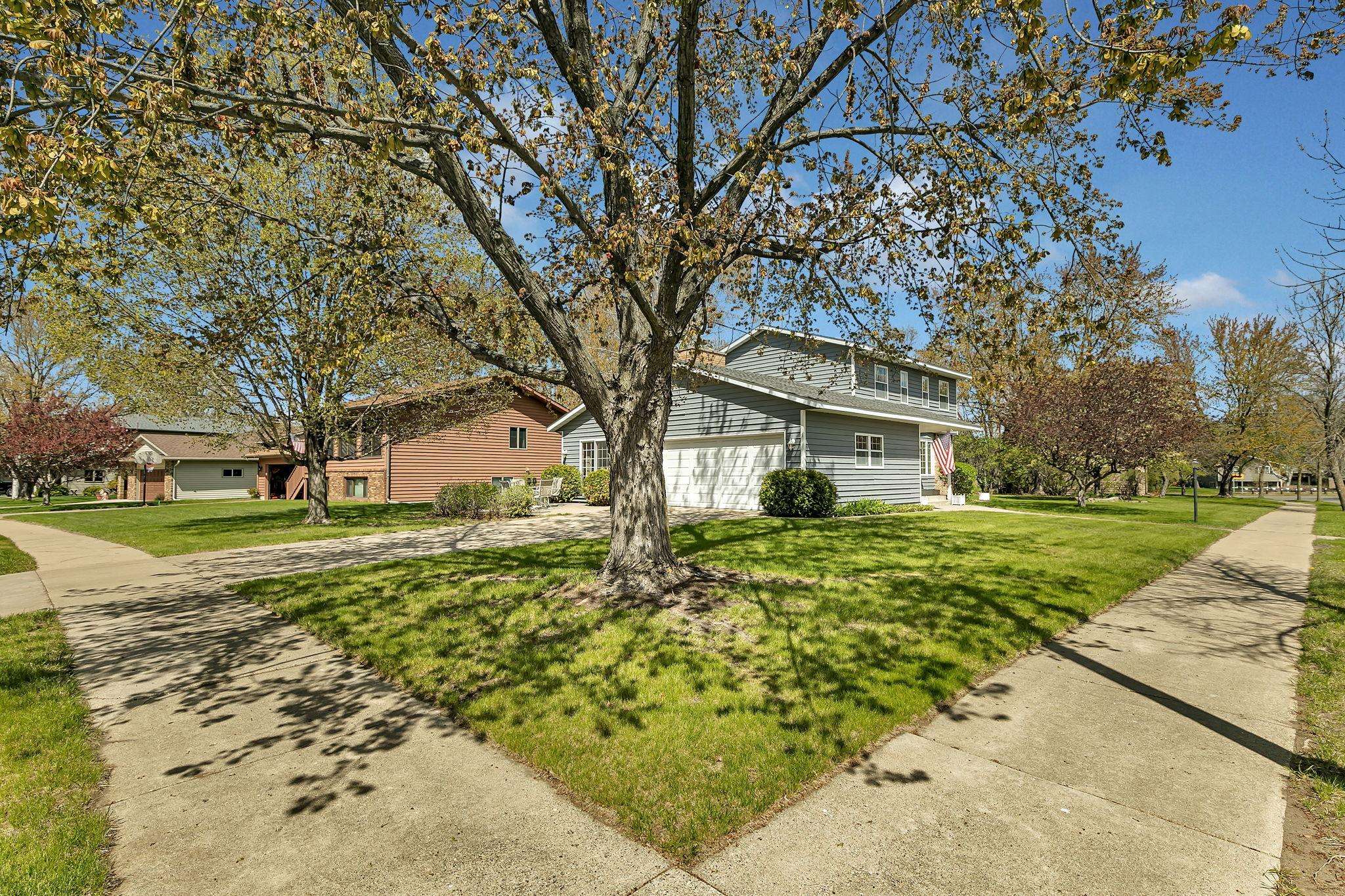 2973 Aurora LN, Saint Cloud, MN 56303