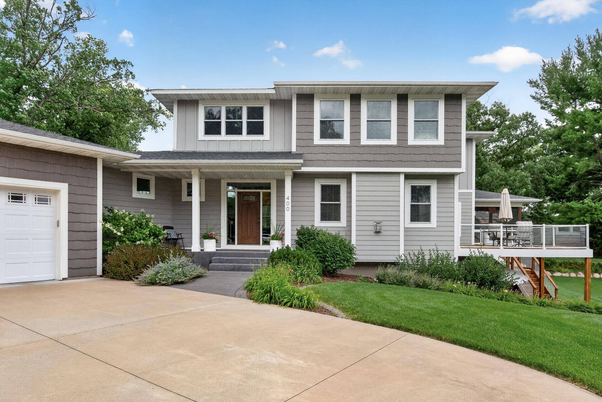 400 E Horseshoe DR, Shoreview, MN 55126