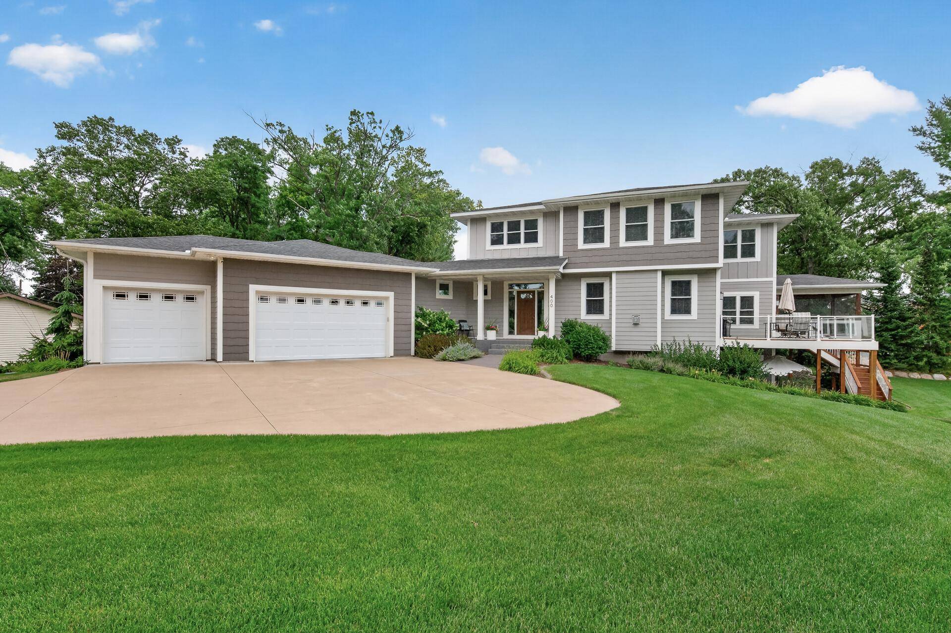 400 E Horseshoe DR, Shoreview, MN 55126
