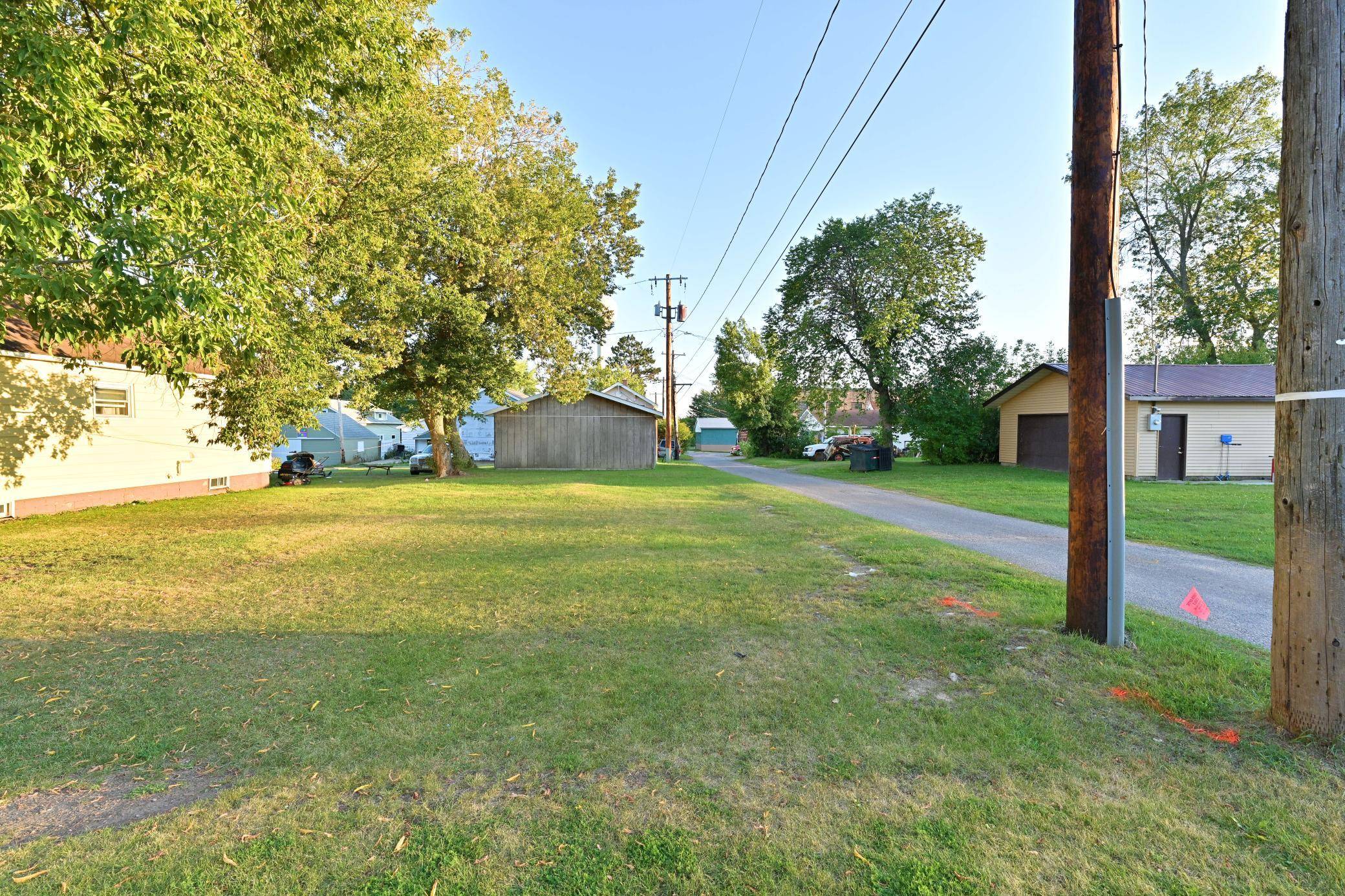 221 2nd AVE, Calumet, MN 55716