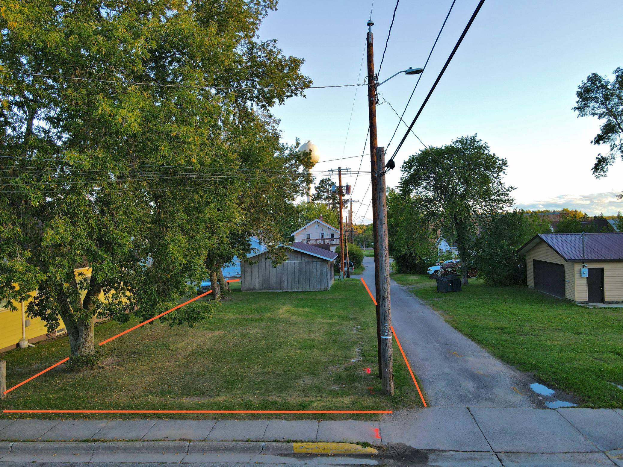 221 2nd AVE, Calumet, MN 55716