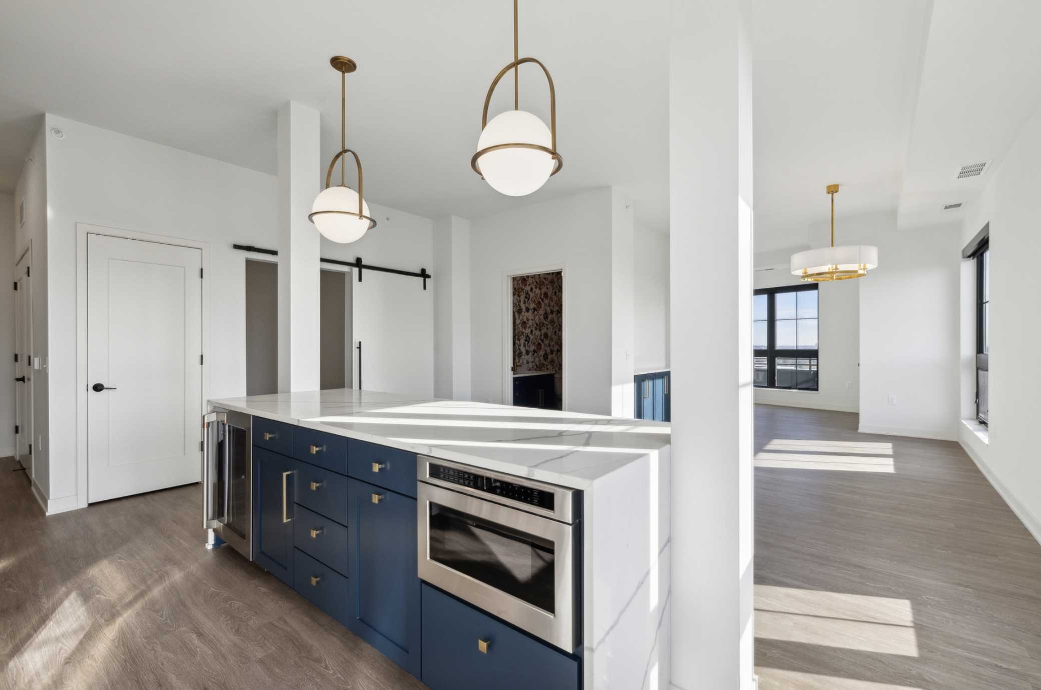 4917 Eden AVE #110, Edina, MN 55424