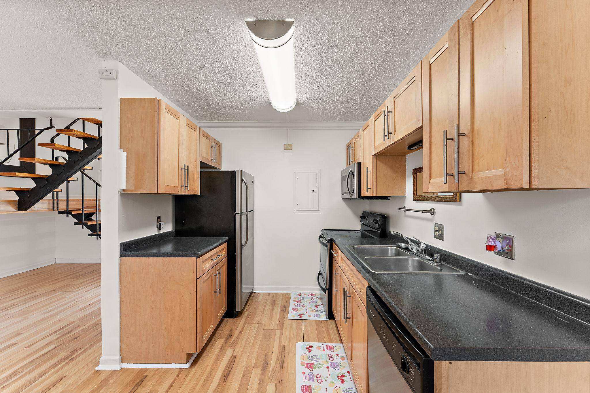 1501 American BLVD E #204, Bloomington, MN 55425