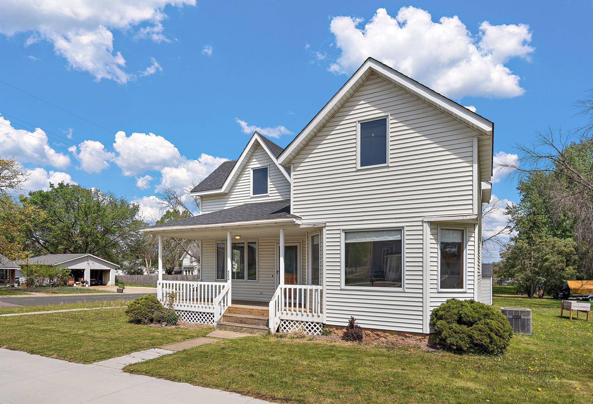 300 E State ST, Belle Plaine, MN 56011