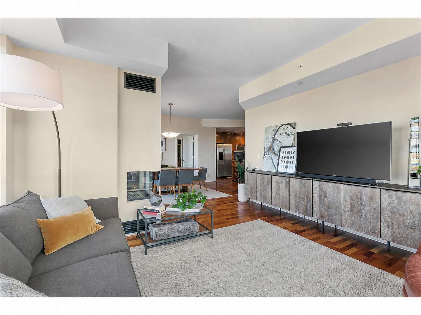100 3rd AVE S #1703, Minneapolis, MN 55401