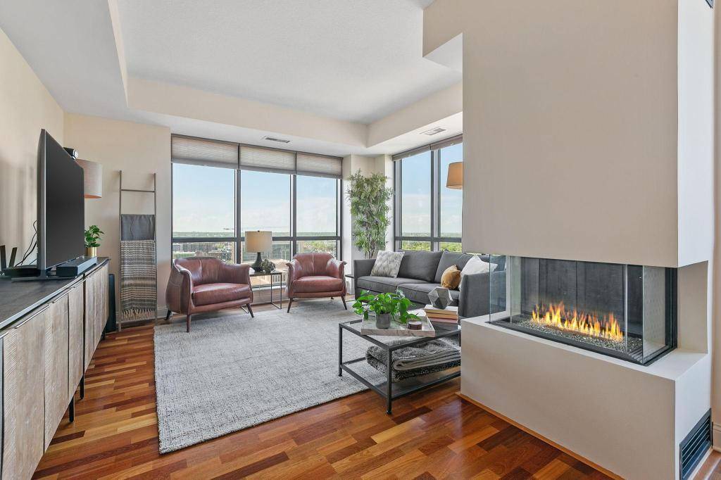 100 3rd AVE S #1703, Minneapolis, MN 55401