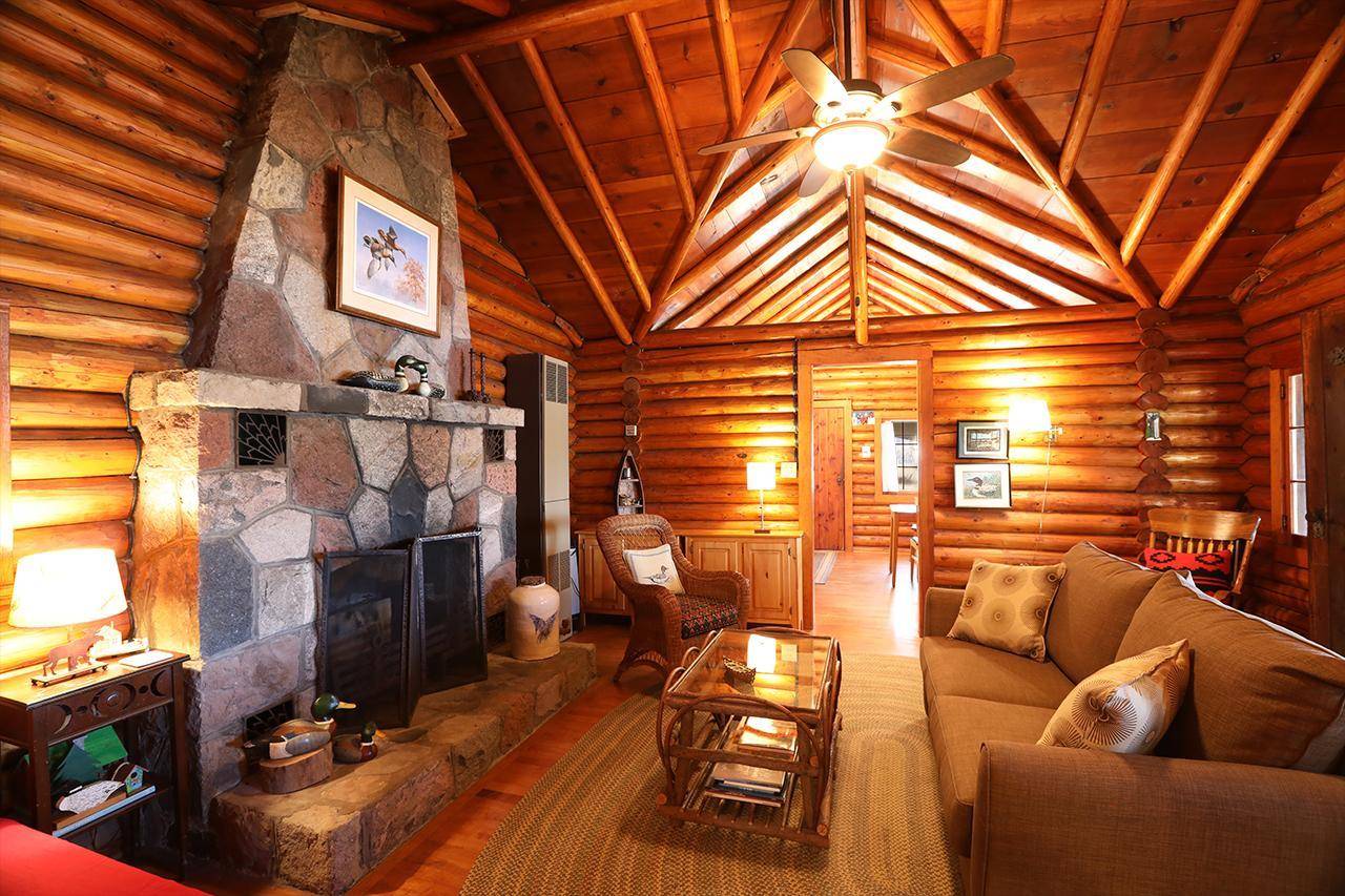 8243 W Rose Lake DR, Canyon, MN 55717