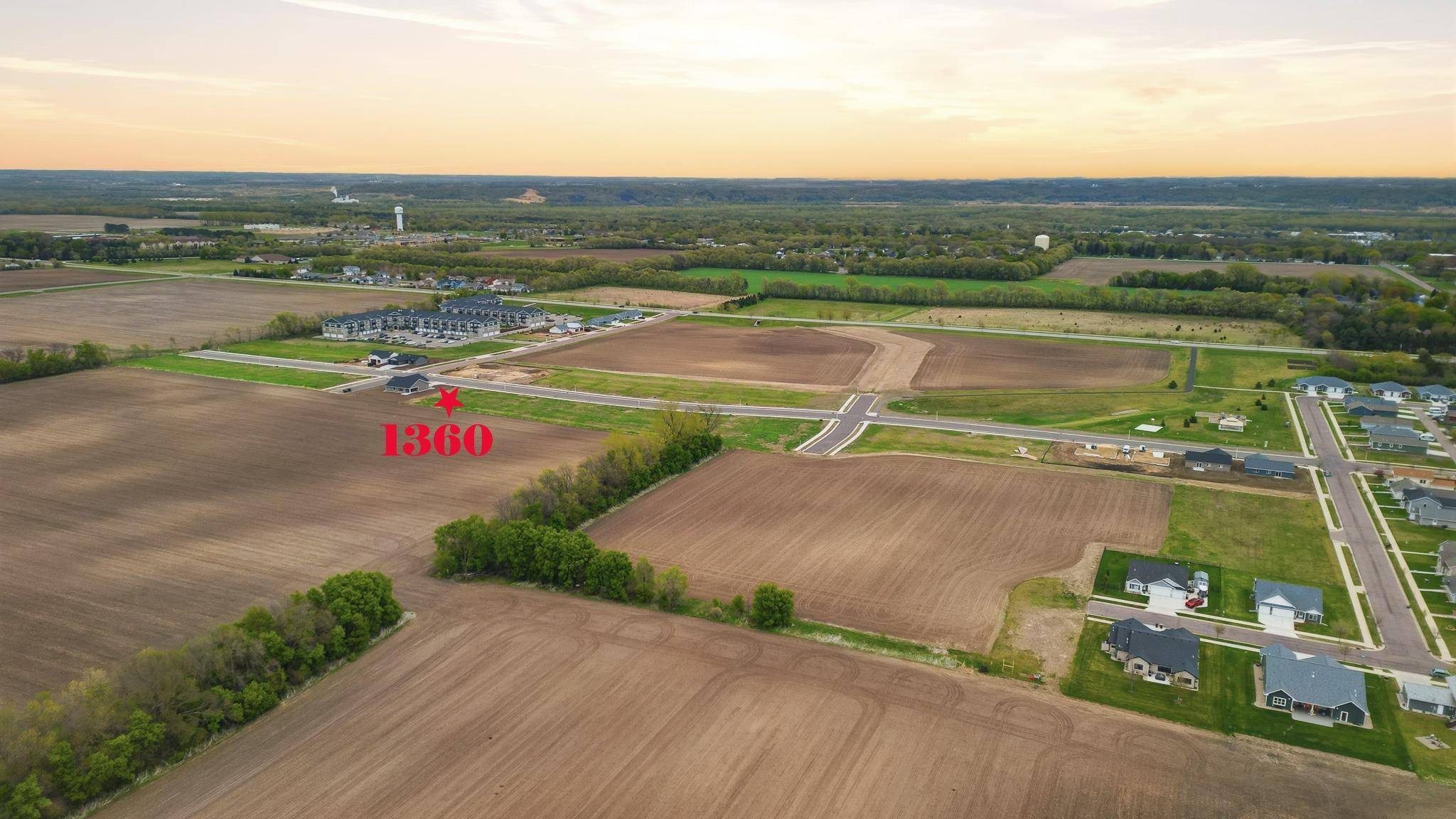 1360 Cullen ST, Saint Peter, MN 56082