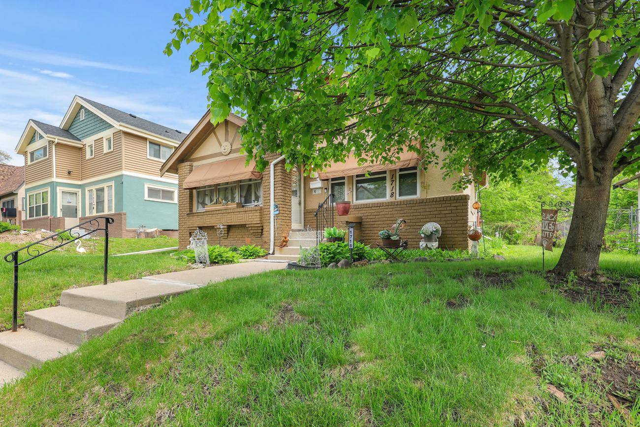 1718 Vincent AVE N, Minneapolis, MN 55411