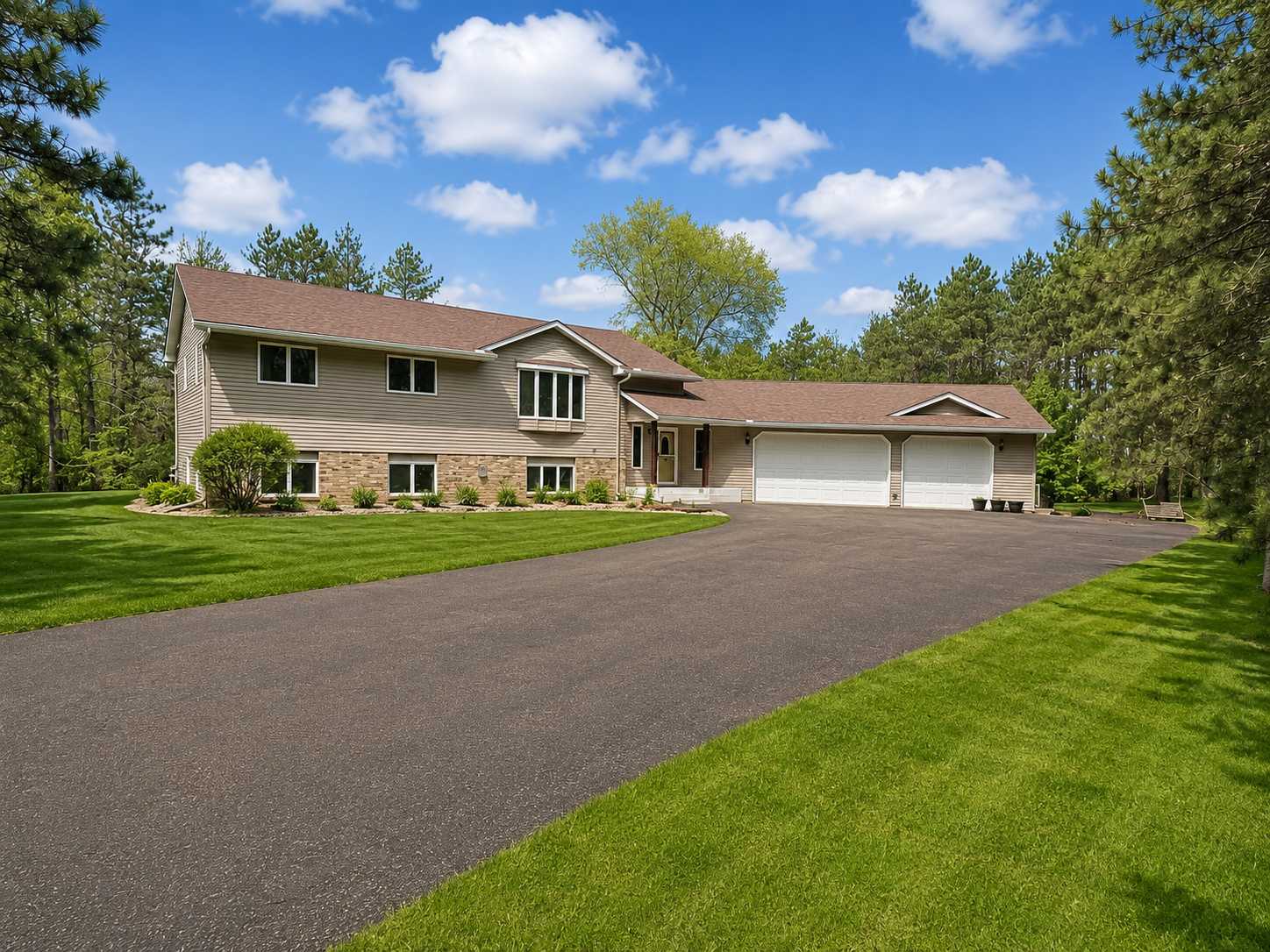 1369 141st ST, New Richmond, WI 54017
