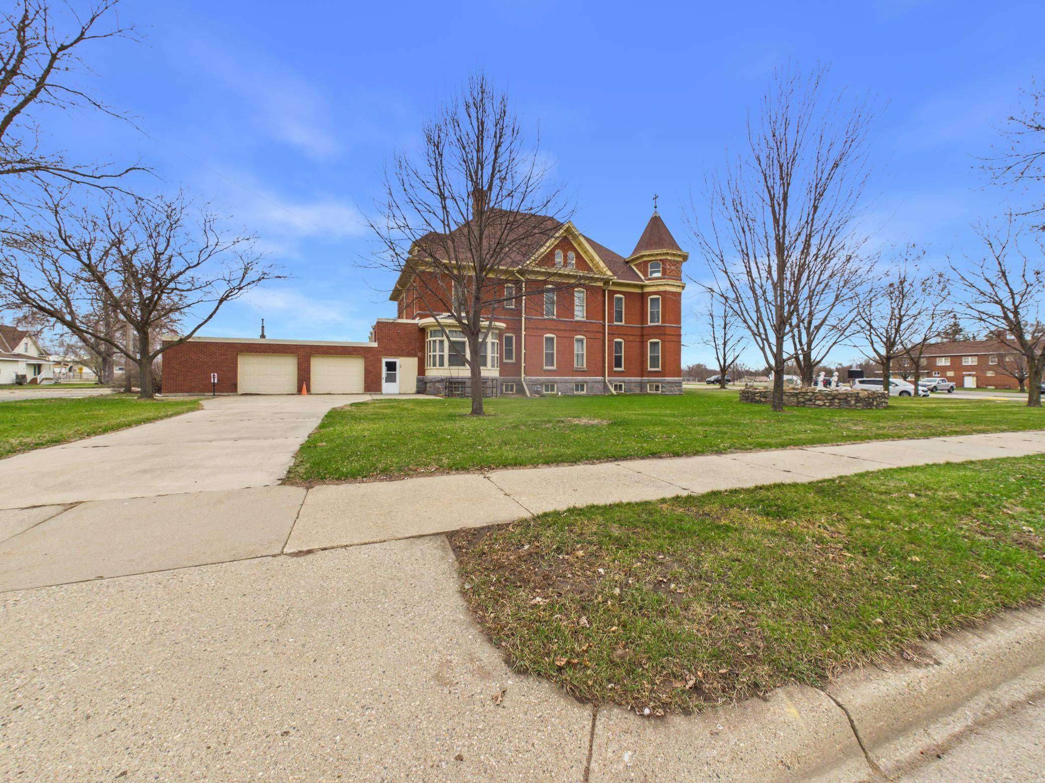 402 Second Street SE, Melrose, MN 56352