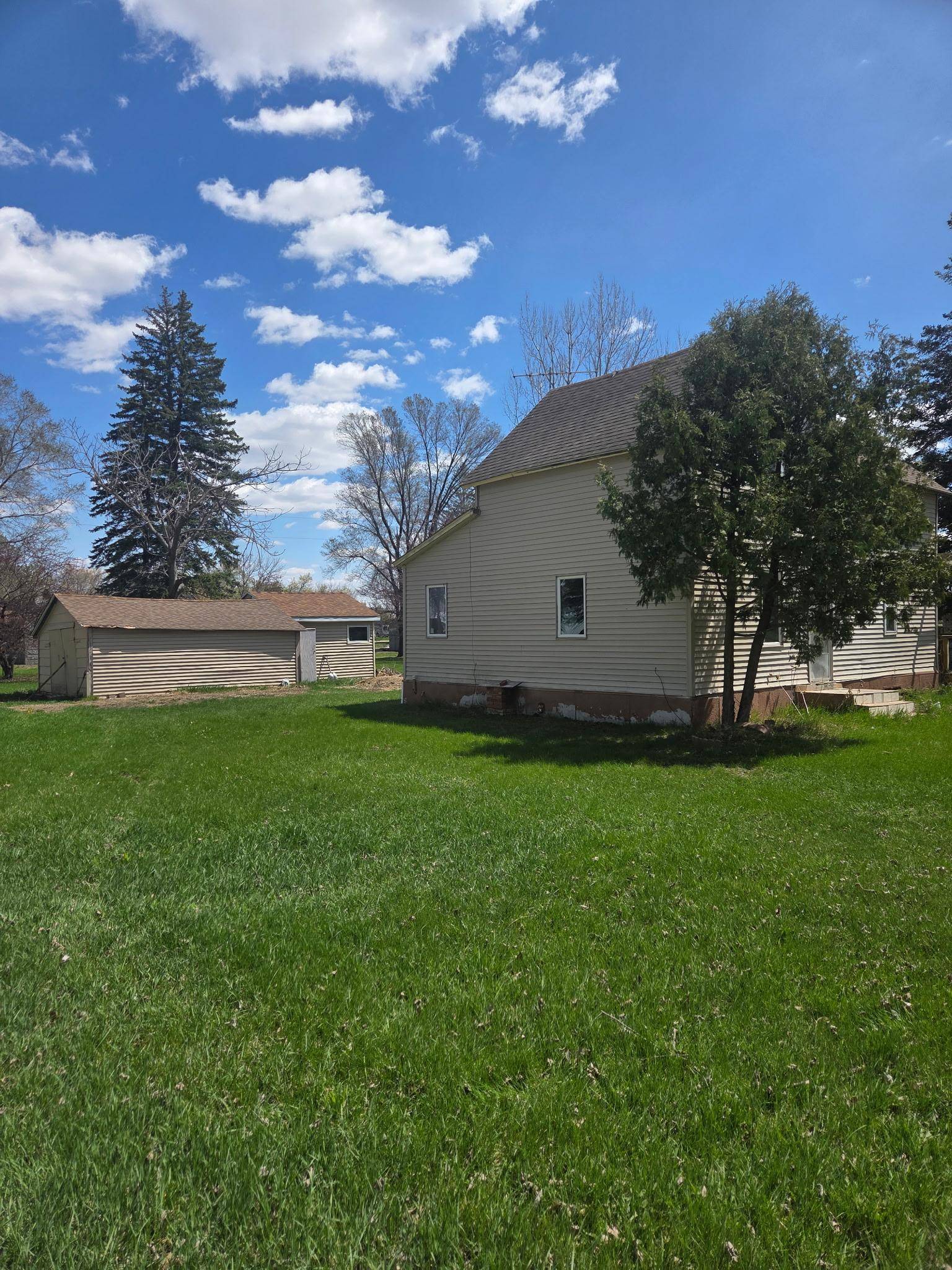 103 Main ST S, Leonard, ND 58052