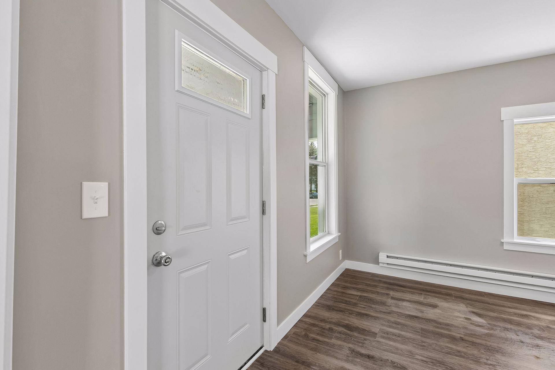 2587 2nd AVE E, North Saint Paul, MN 55109
