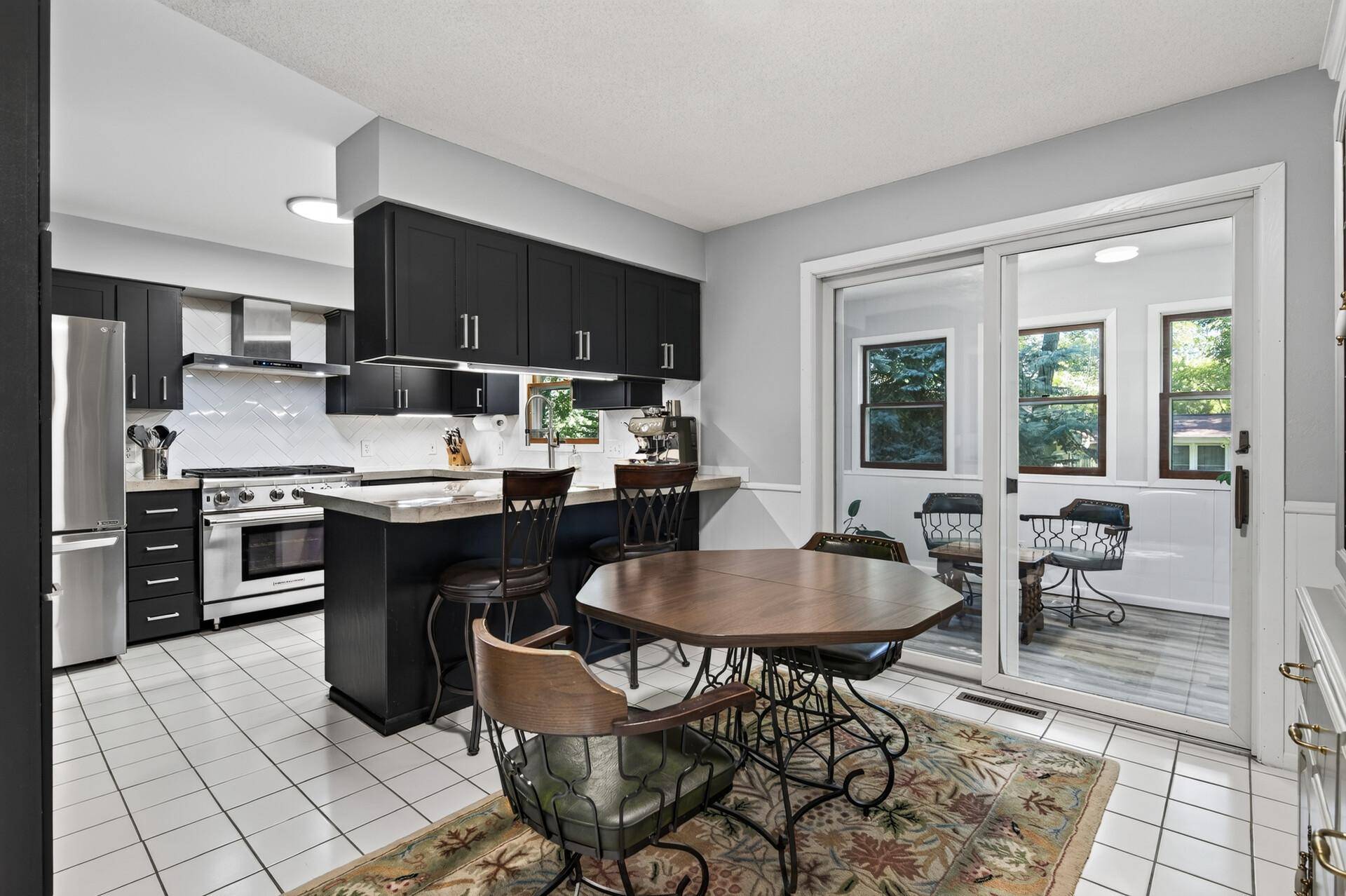 1310 Woods CIR, Buffalo, MN 55313