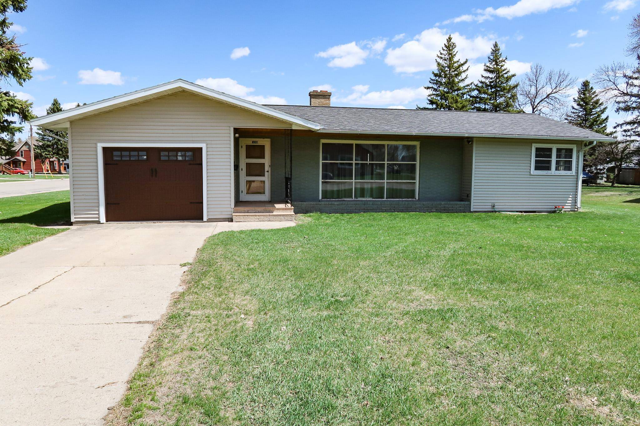 308 4th ST E, Ada, MN 56510