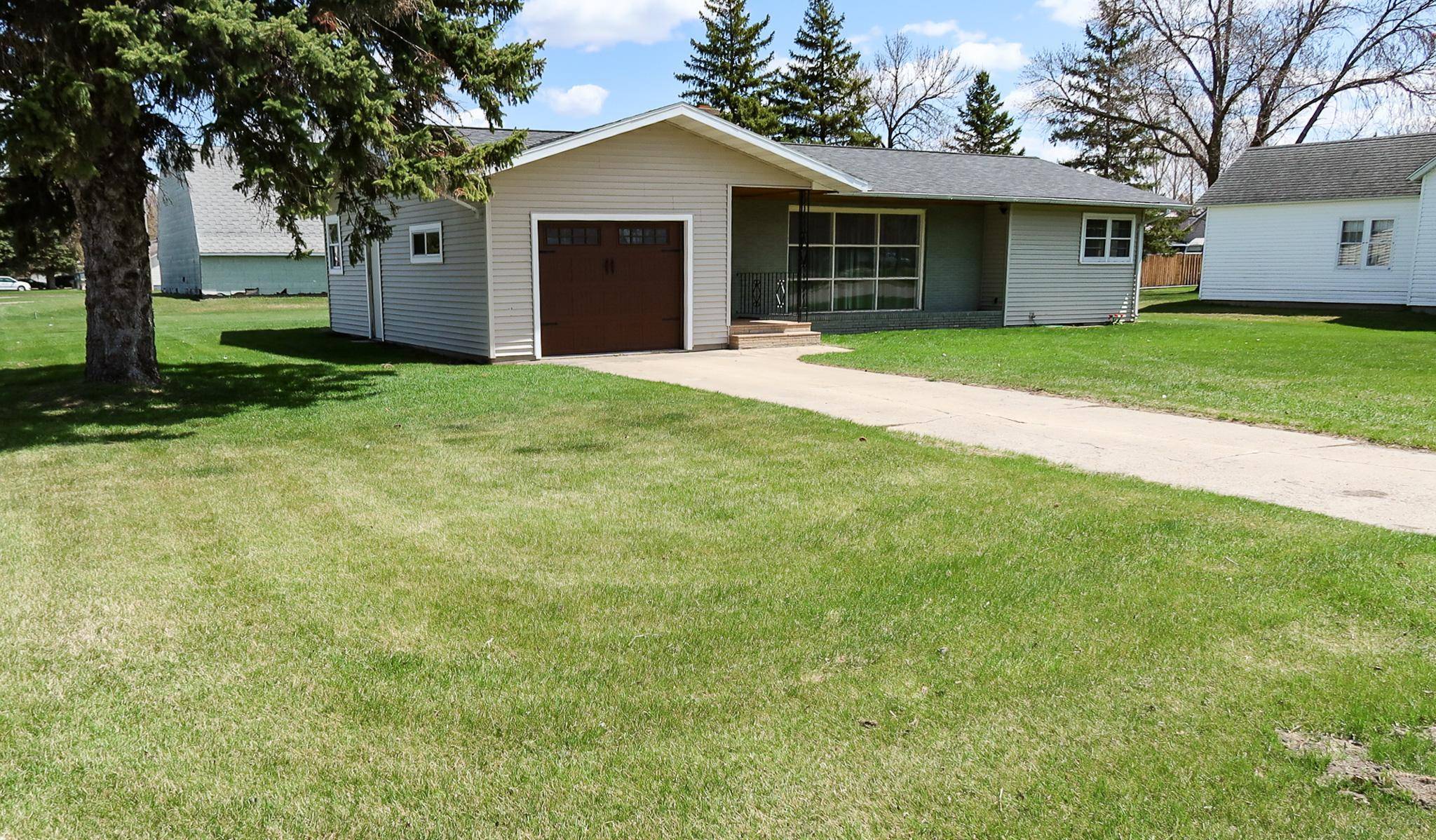 308 4th ST E, Ada, MN 56510