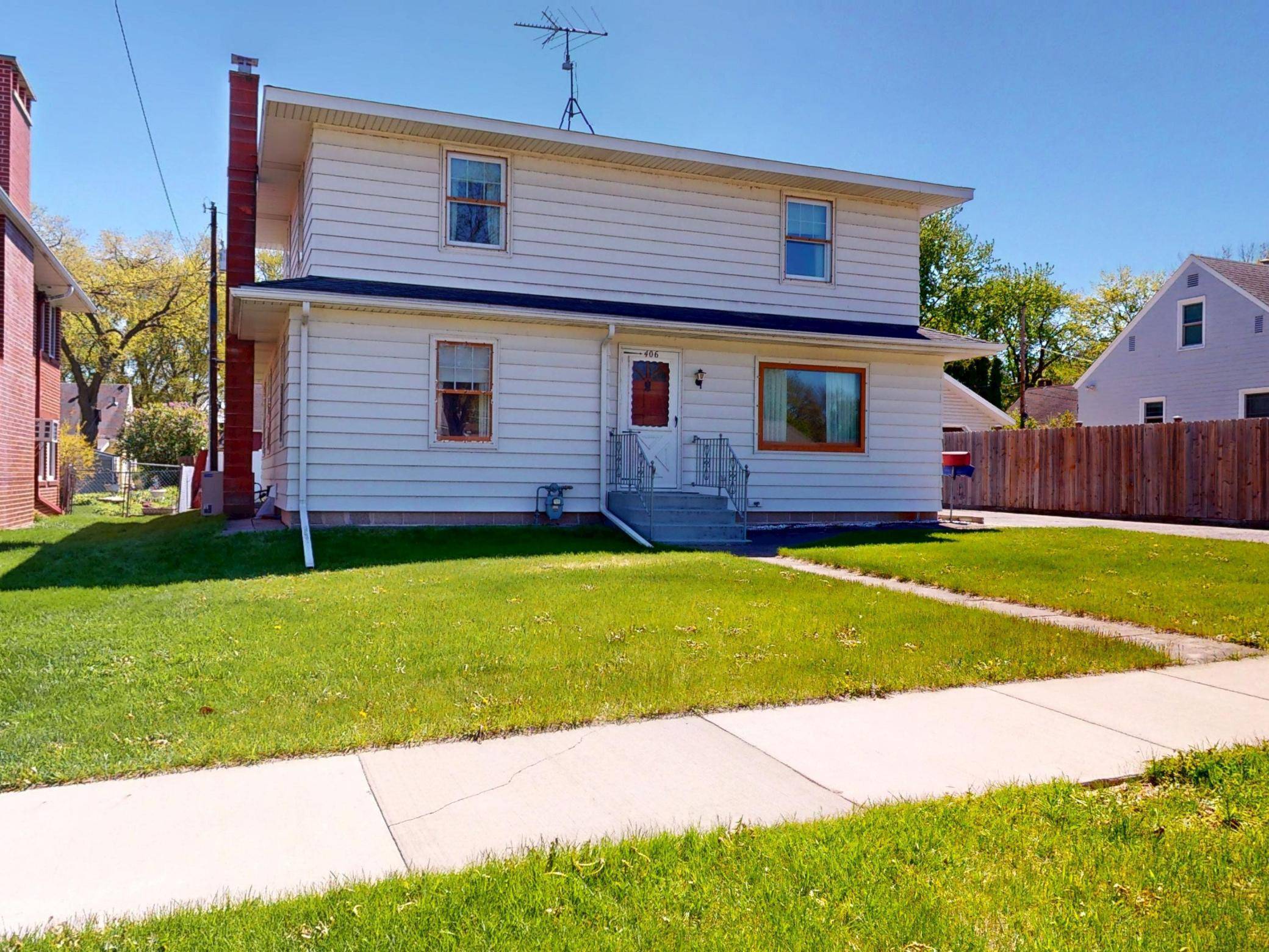 406 Giles PL, Albert Lea, MN 56007
