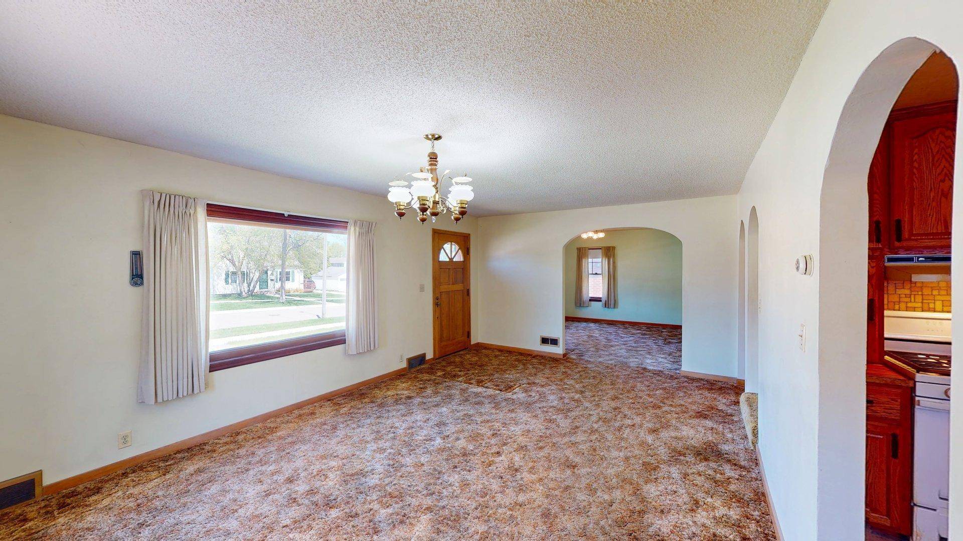 406 Giles PL, Albert Lea, MN 56007