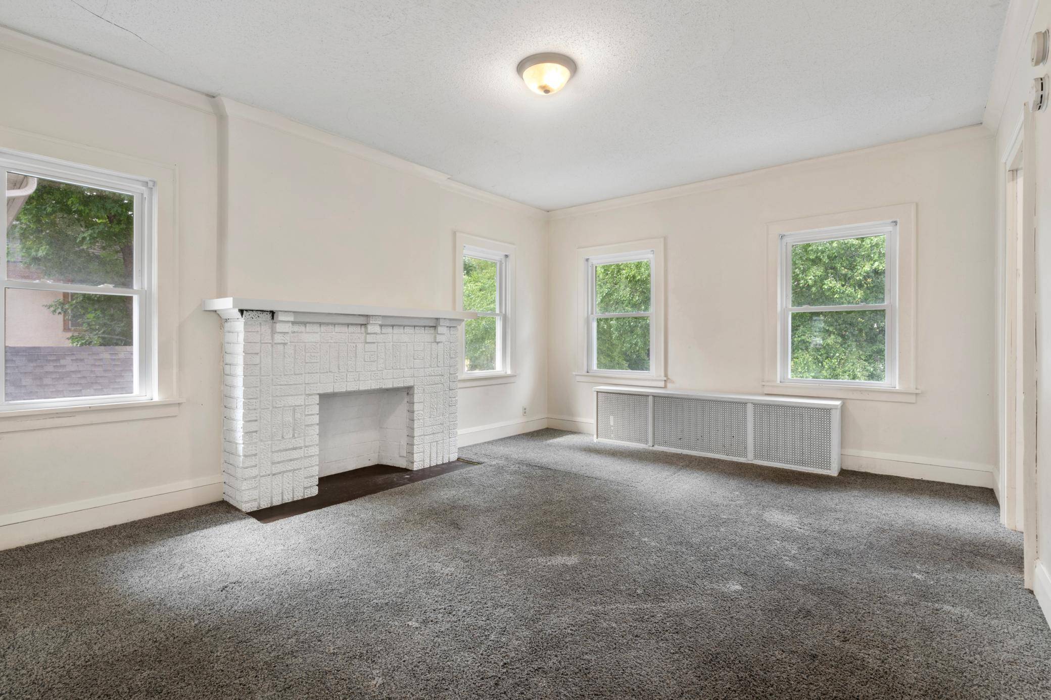 918 Queen AVE N, Minneapolis, MN 55411
