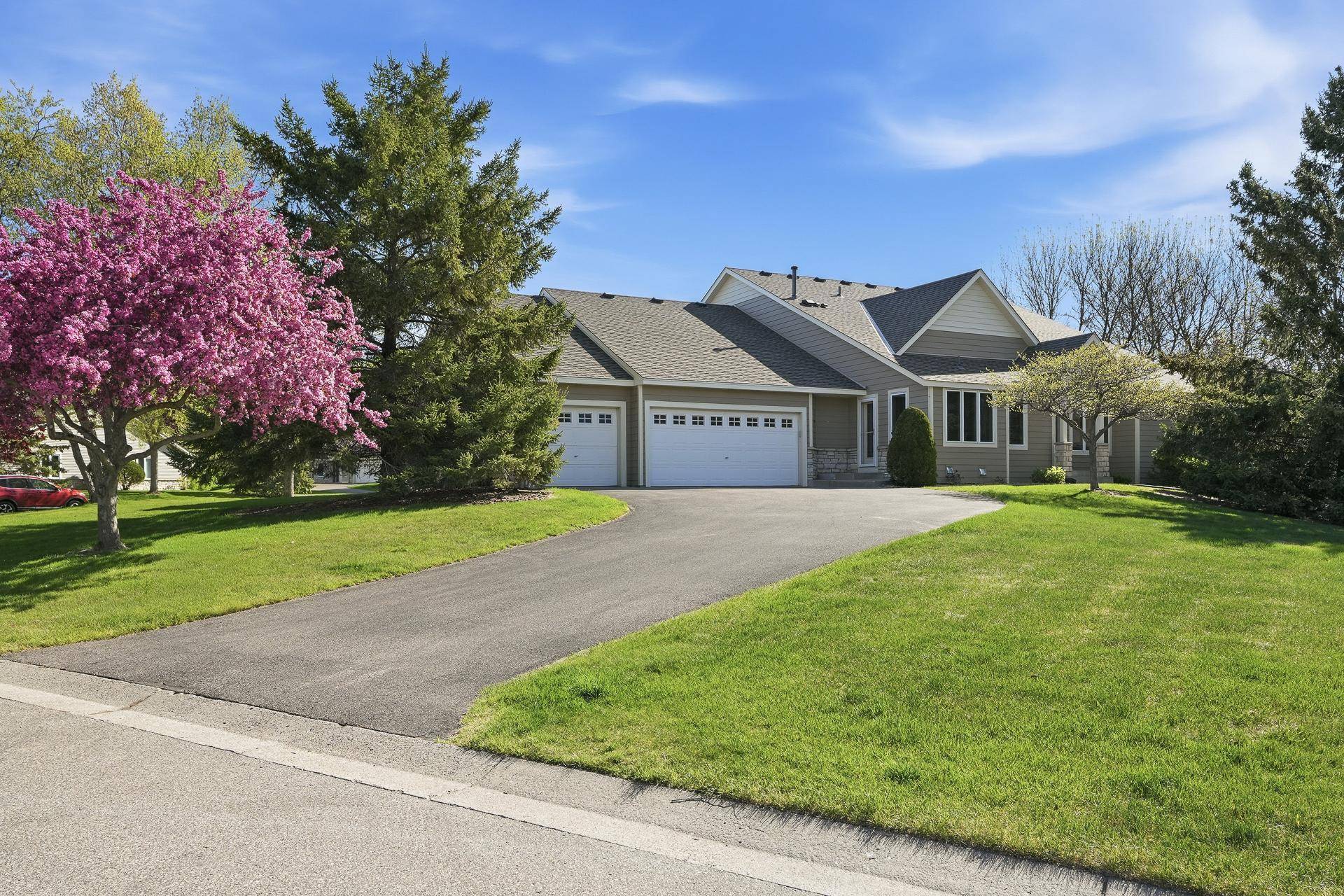 8821 Stonebrooke CT, Woodbury, MN 55125