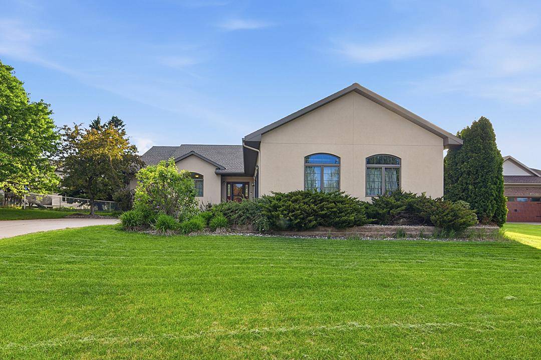 11 Moon CIR, Saint Cloud, MN 56301
