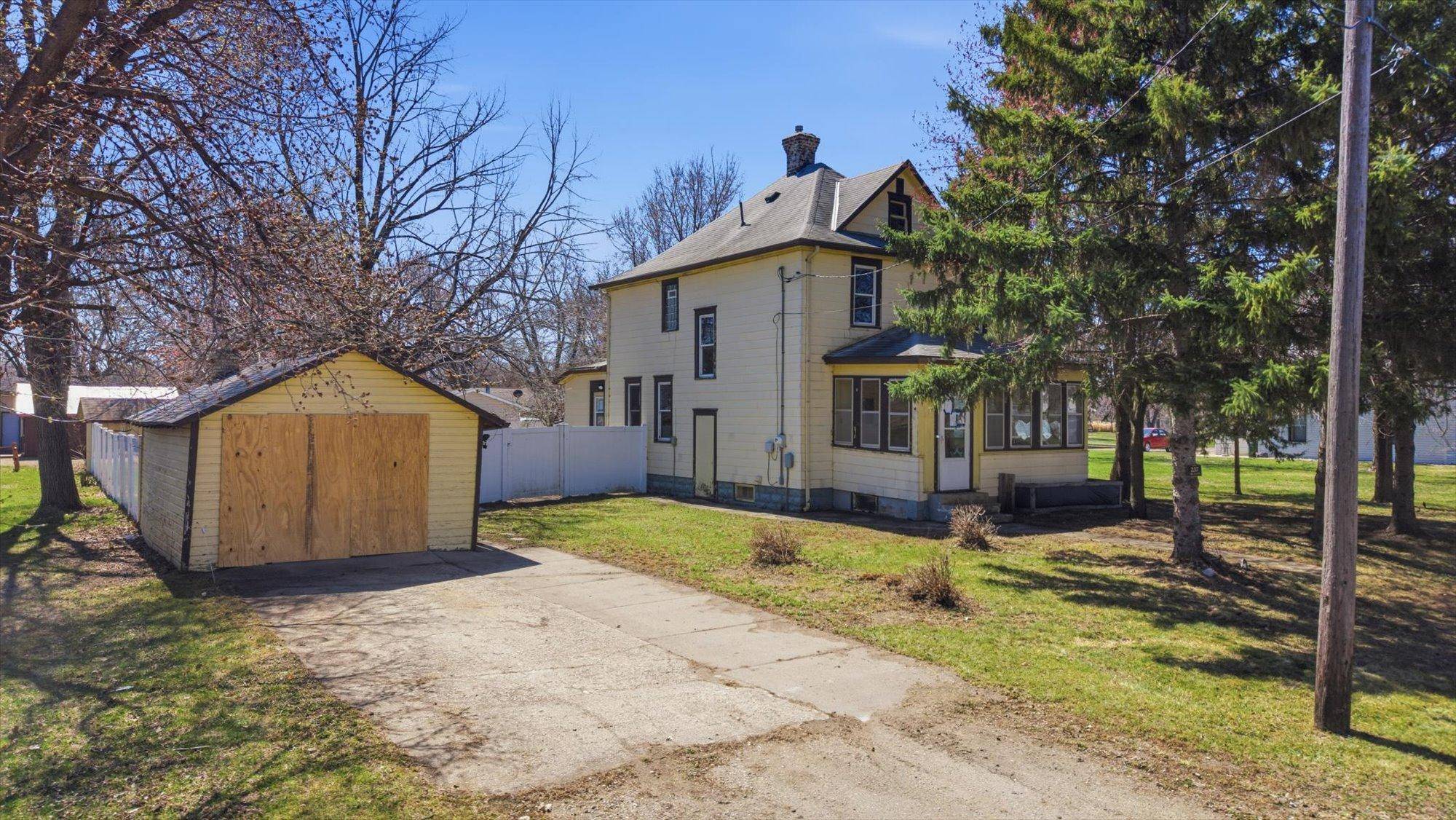 237 2nd ST SW, Richmond, MN 56368