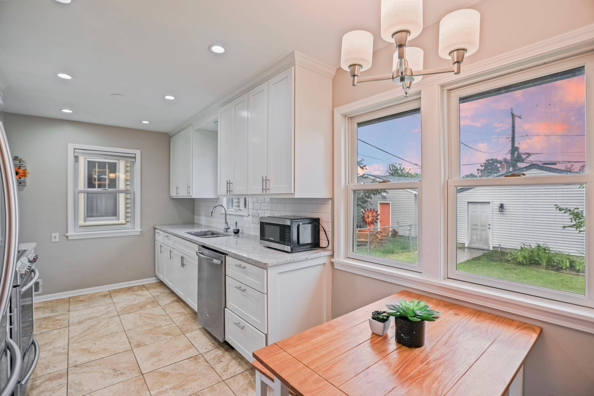 1273 Juno AVE, Saint Paul, MN 55116