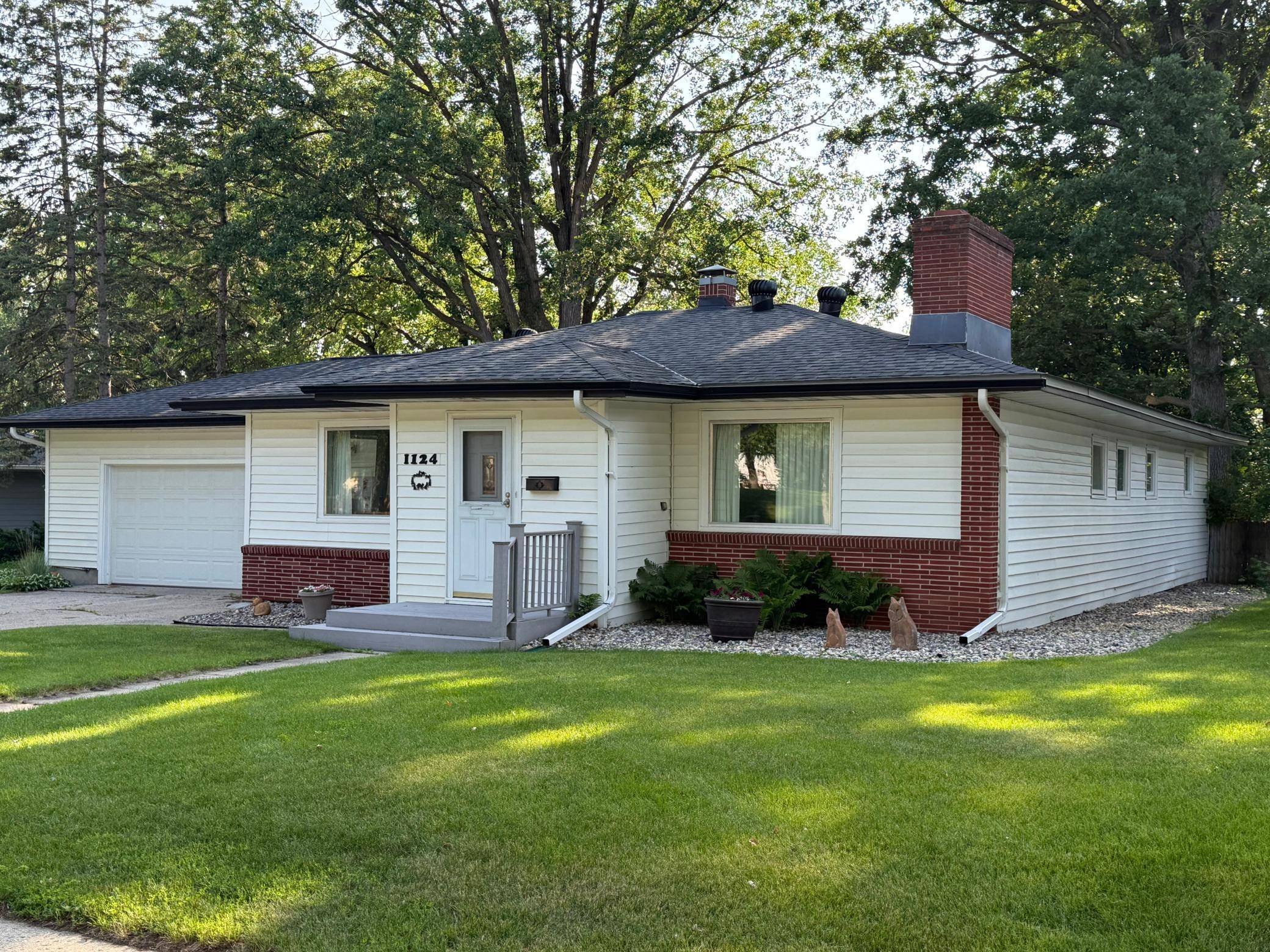 1124 Phinney AVE, Detroit Lakes, MN 56501