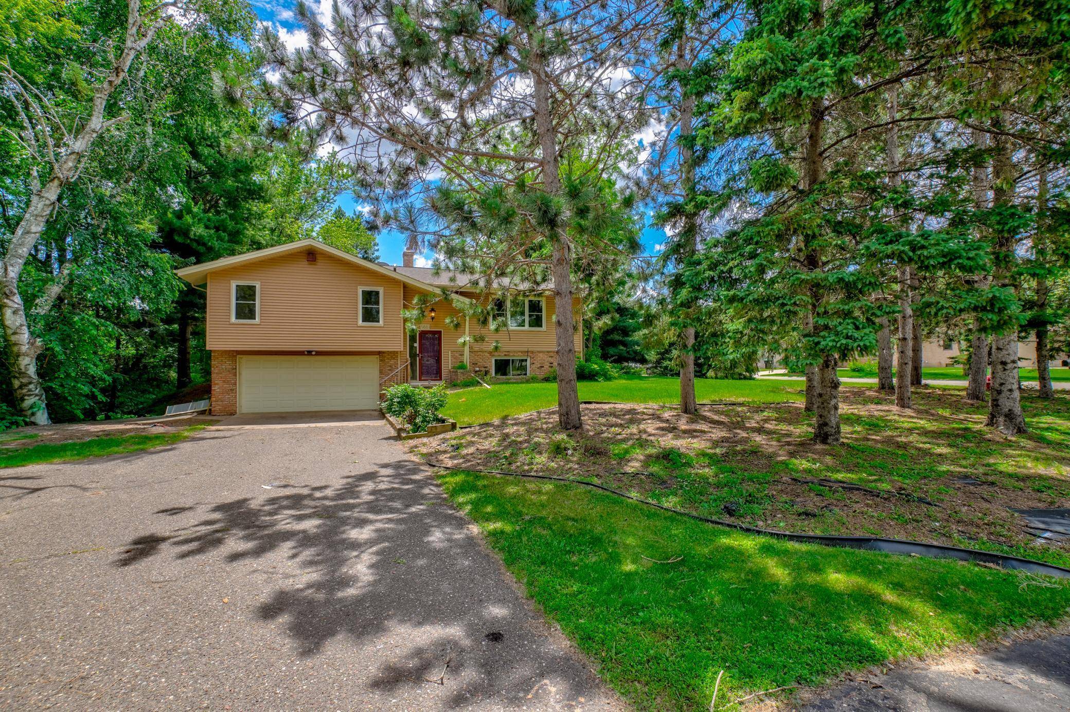 5881 Lexington AVE N, Shoreview, MN 55126