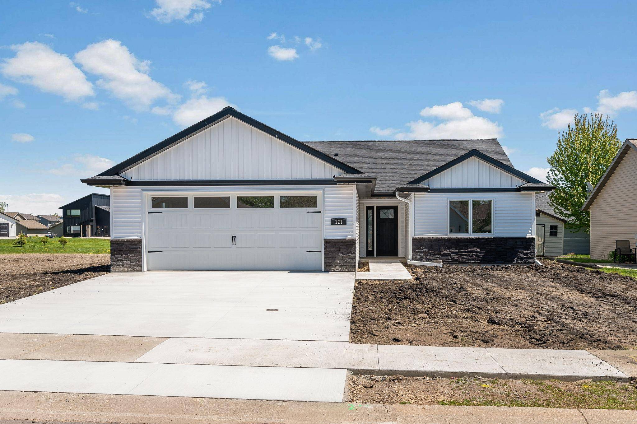 121 Copper Village CIR, Mankato, MN 56001