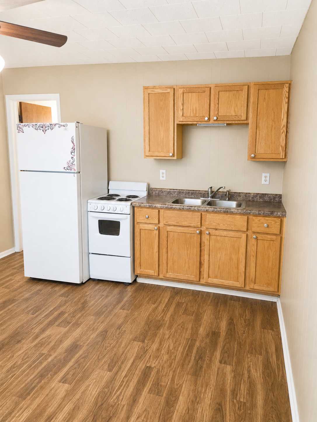 1205 S Sibley AVE, Litchfield, MN 55355
