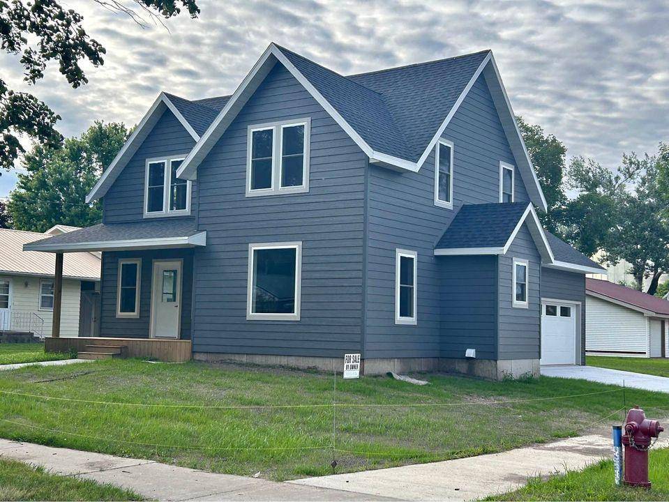 712 Pine ST, Dawson, MN 56232