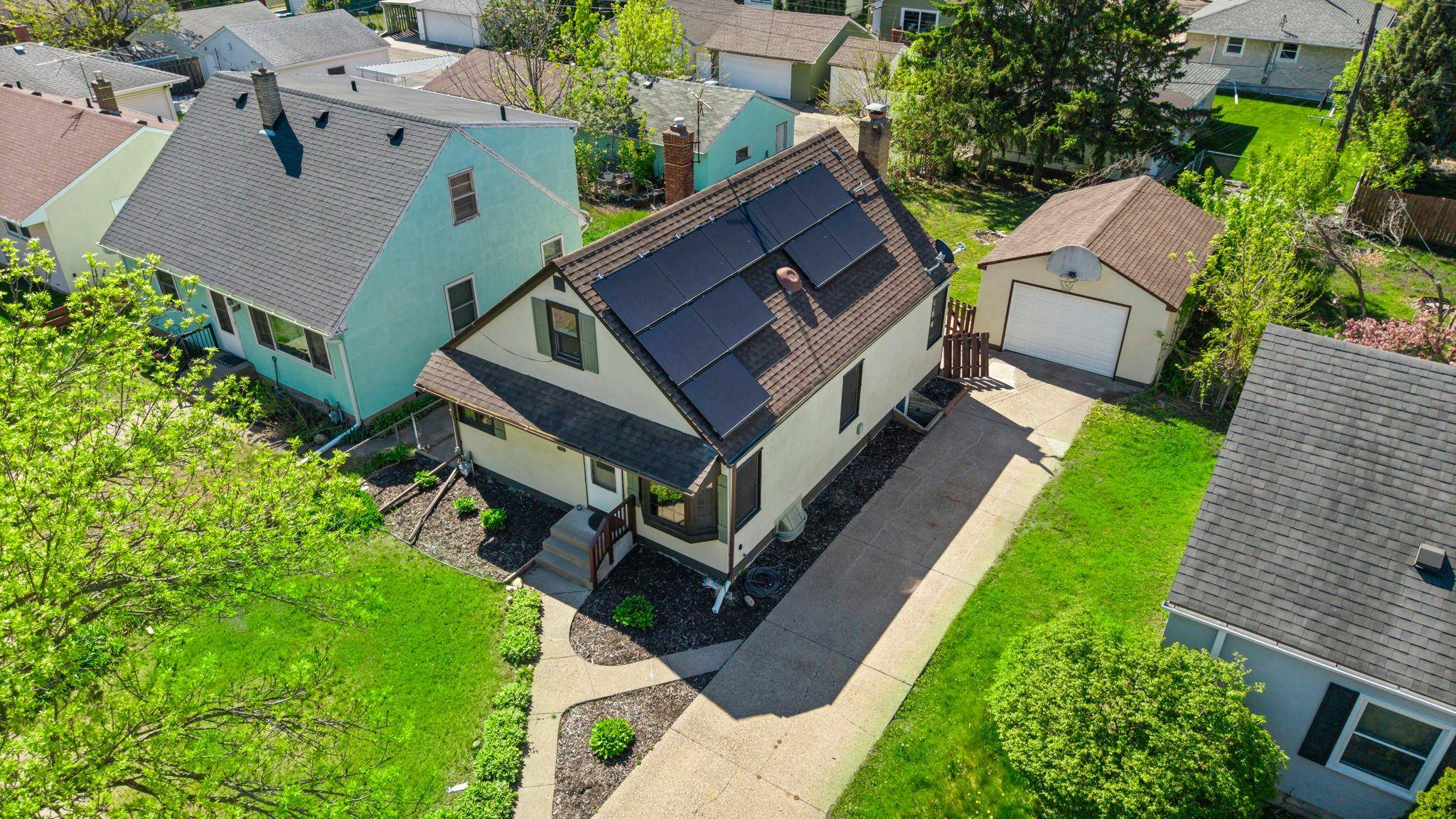 254 Arion ST E, West Saint Paul, MN 55118