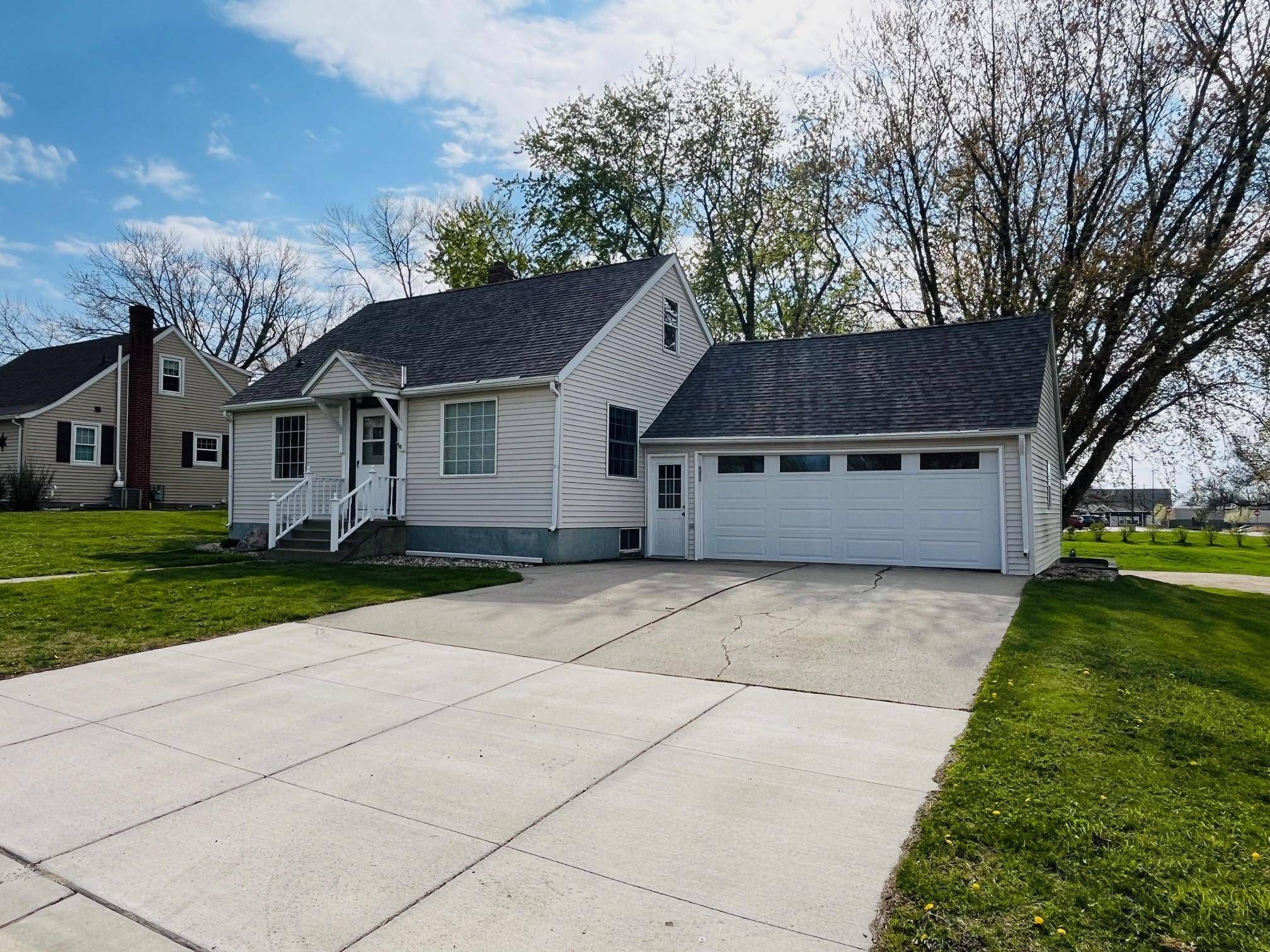 614 12th ST, Dawson, MN 56232