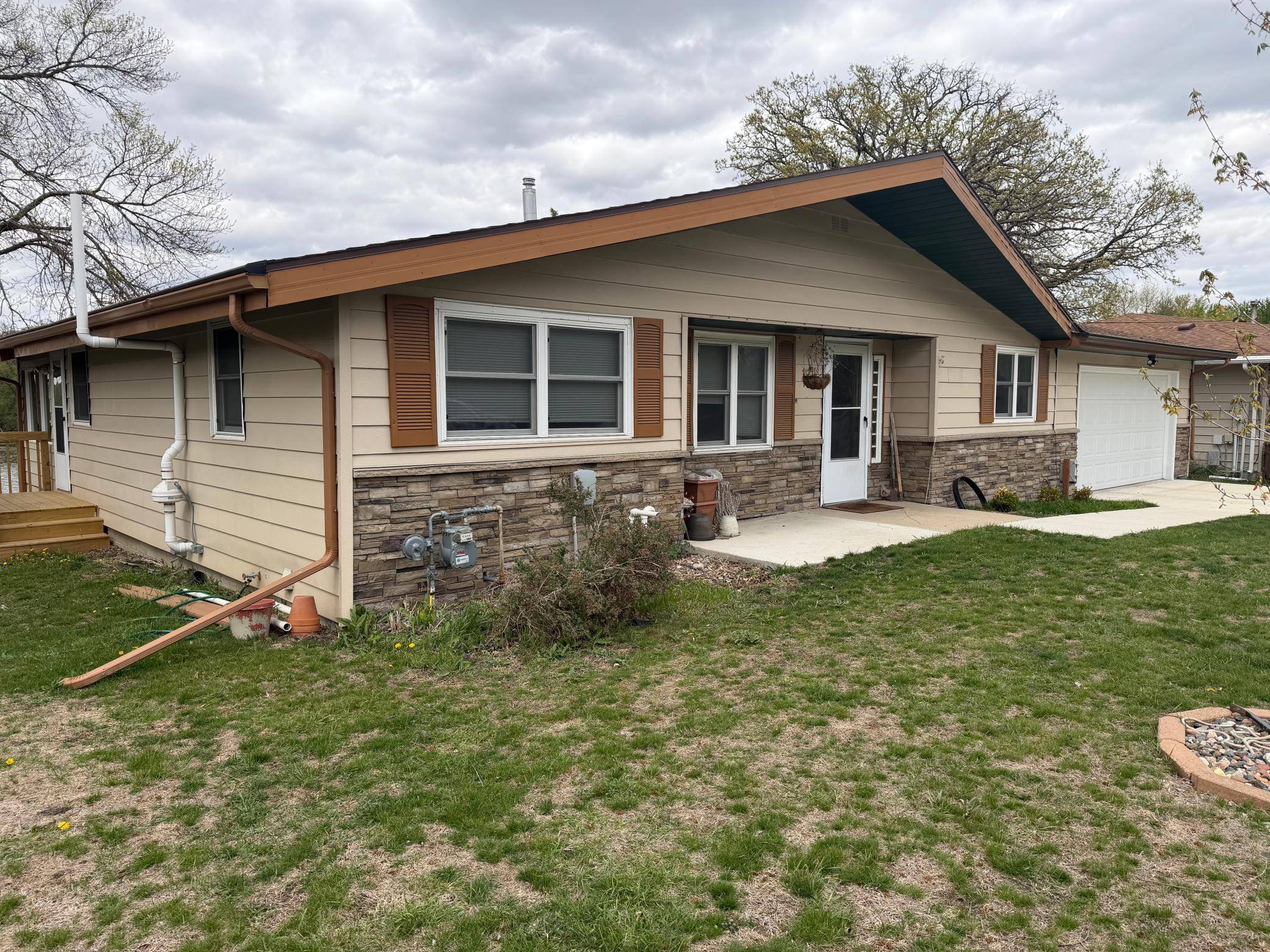 1821 Brookside CIR, Albert Lea, MN 56007