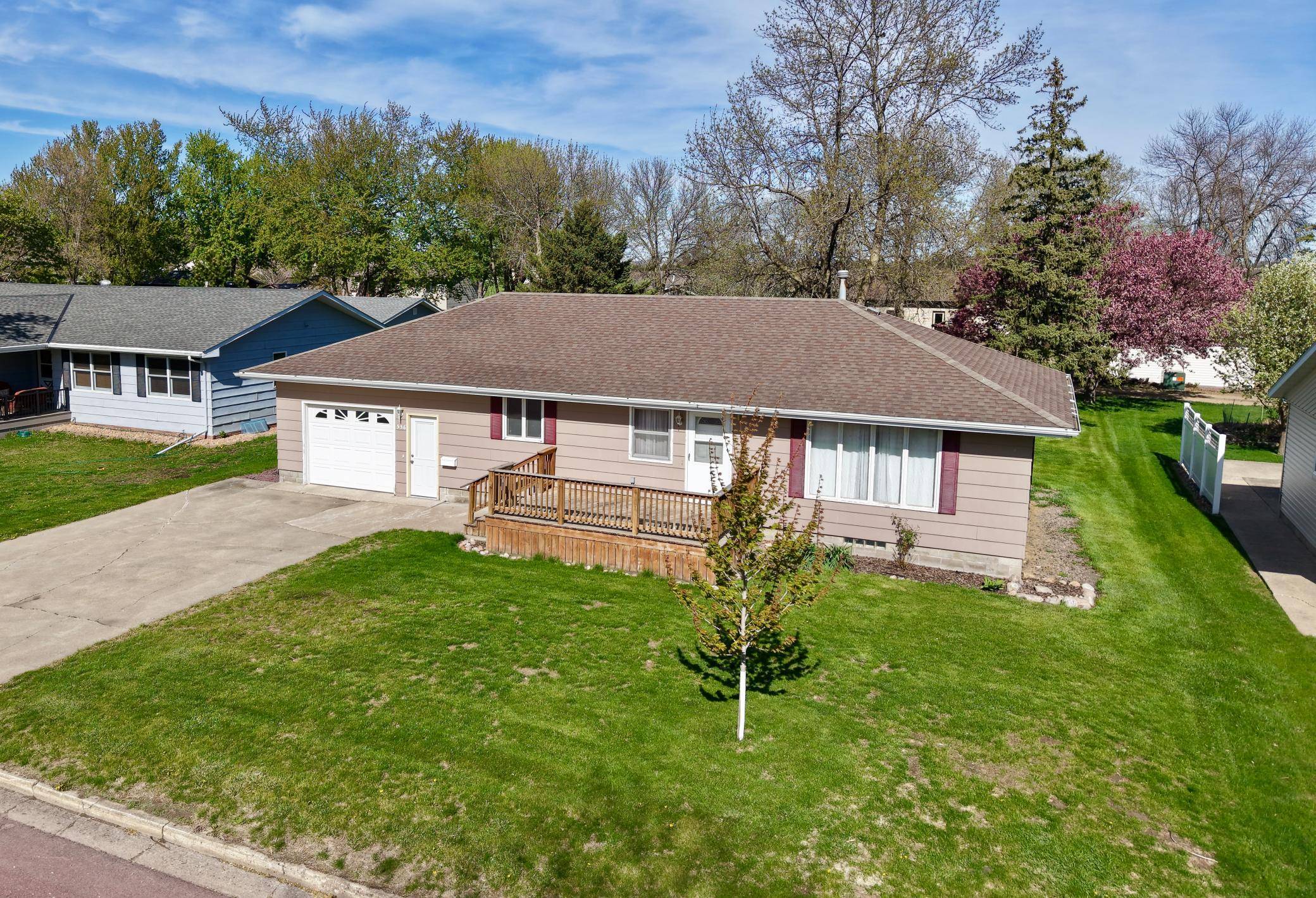 556 Elm AVE, Westbrook, MN 56183