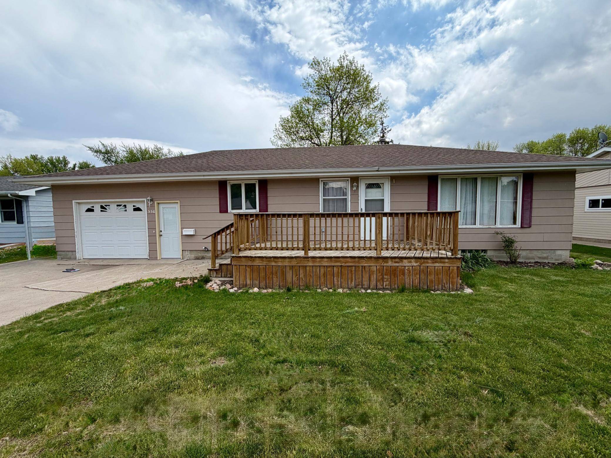 556 Elm AVE, Westbrook, MN 56183