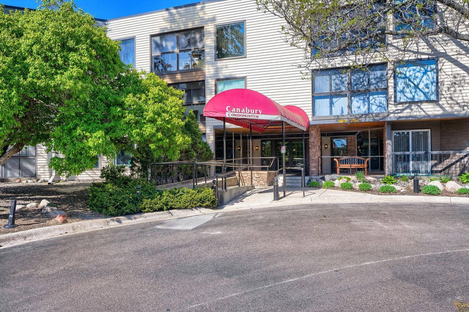 2495 Canabury DR #334, Little Canada, MN 55117