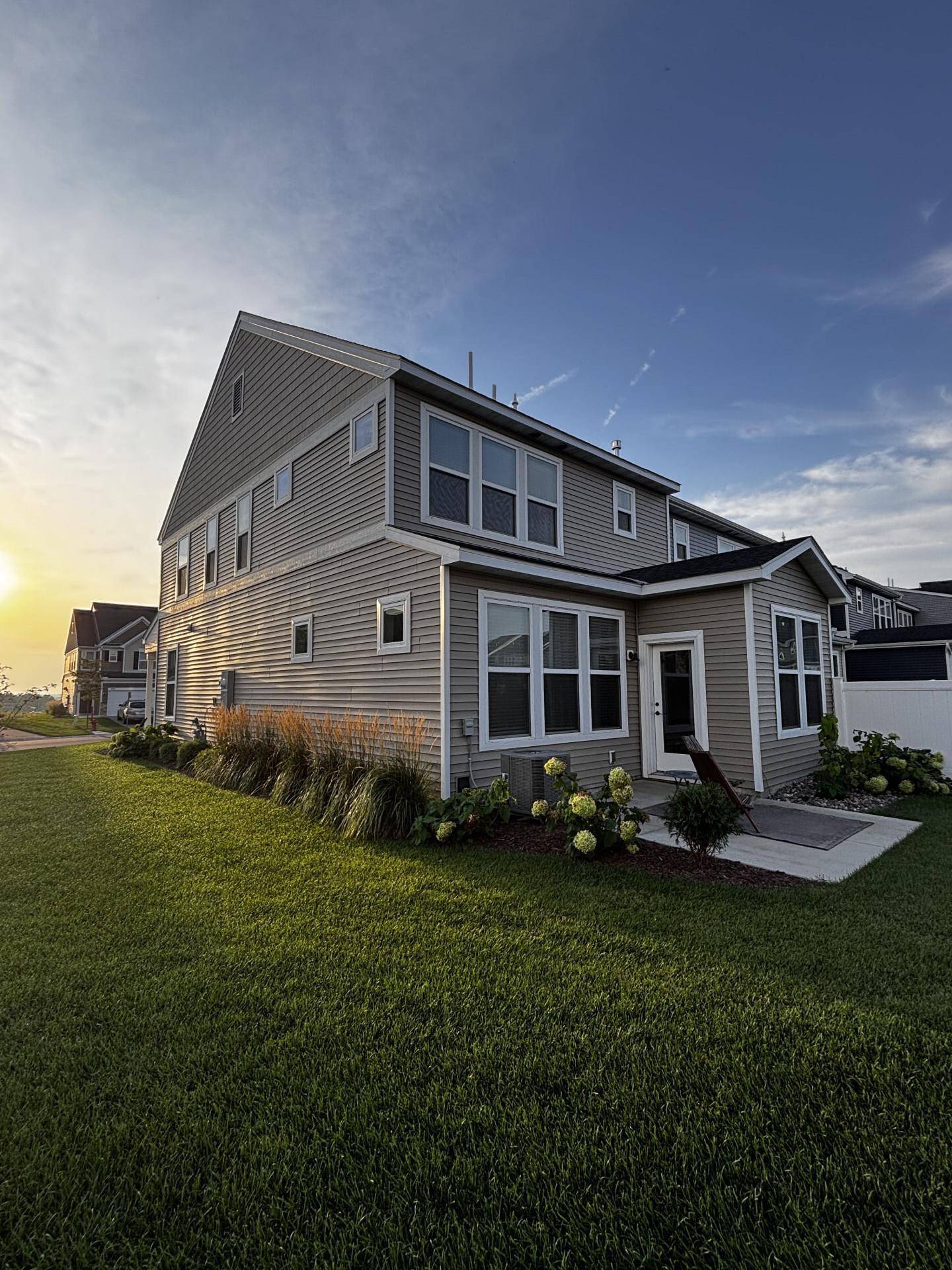 212 Junco RD N, Lake Elmo, MN 55042